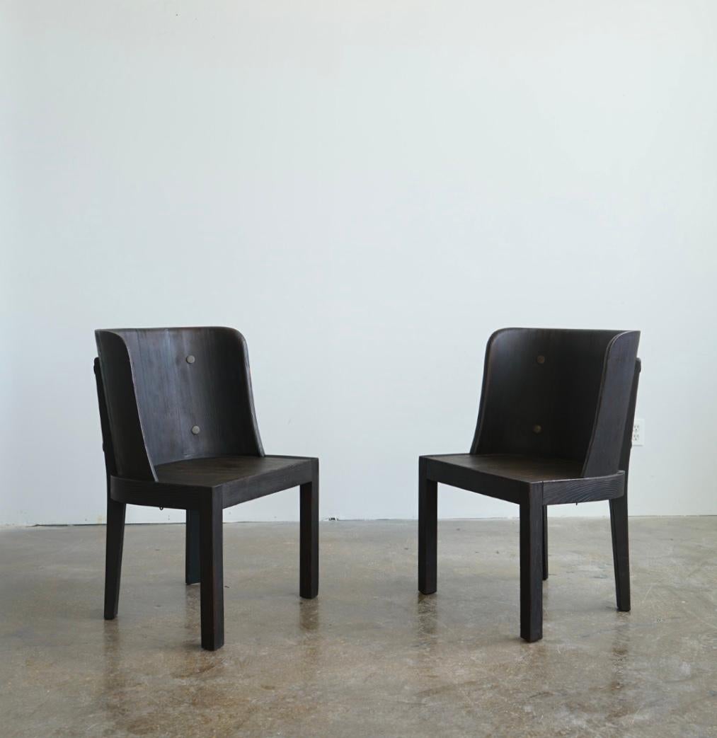 Suédois Paire d'importantes chaises « Lovo » d'Axel Einar Hjorth en vente