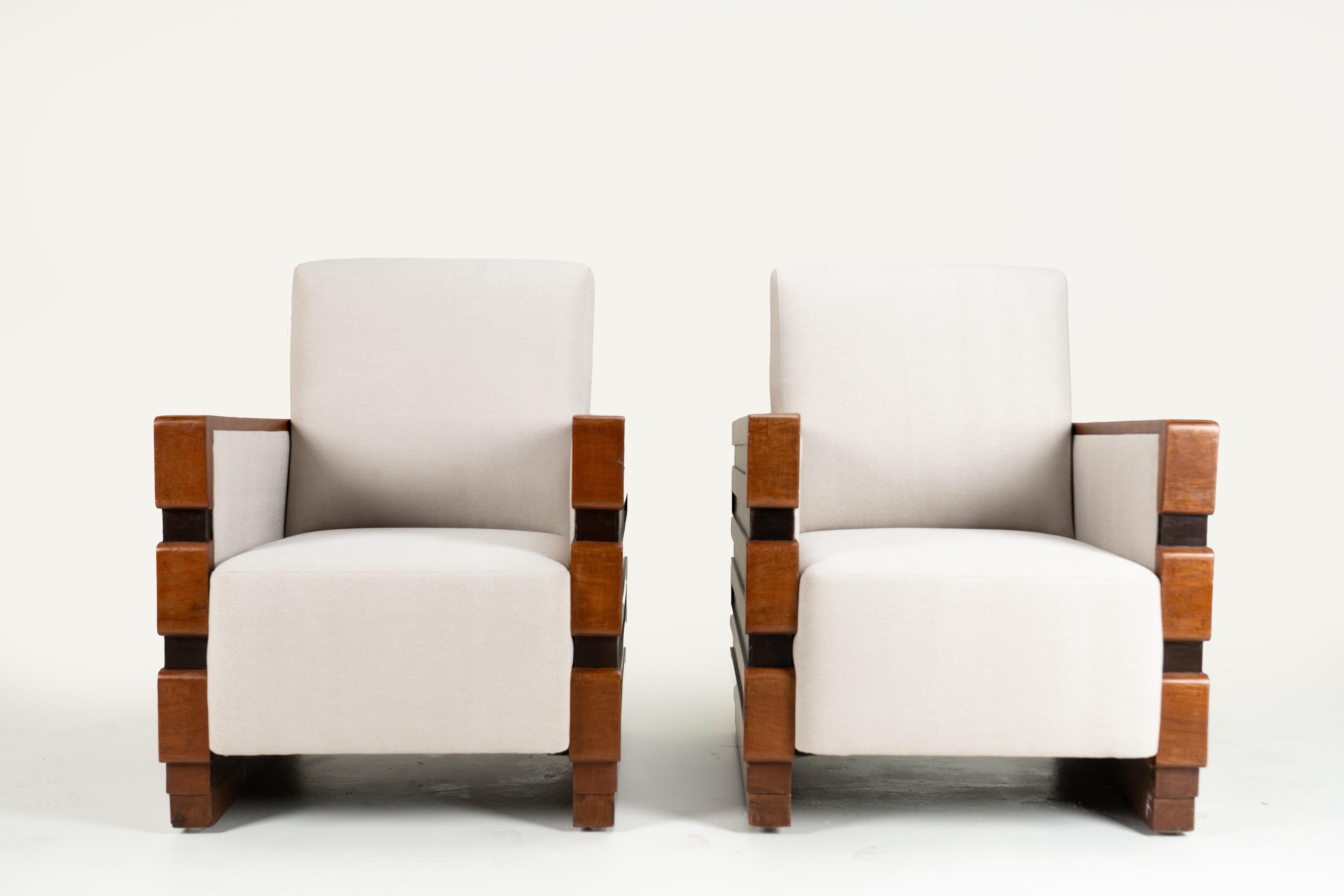 Paire de chaises indiennes Art déco avec cadre Zig Zag Bon état - En vente à Chicago, IL