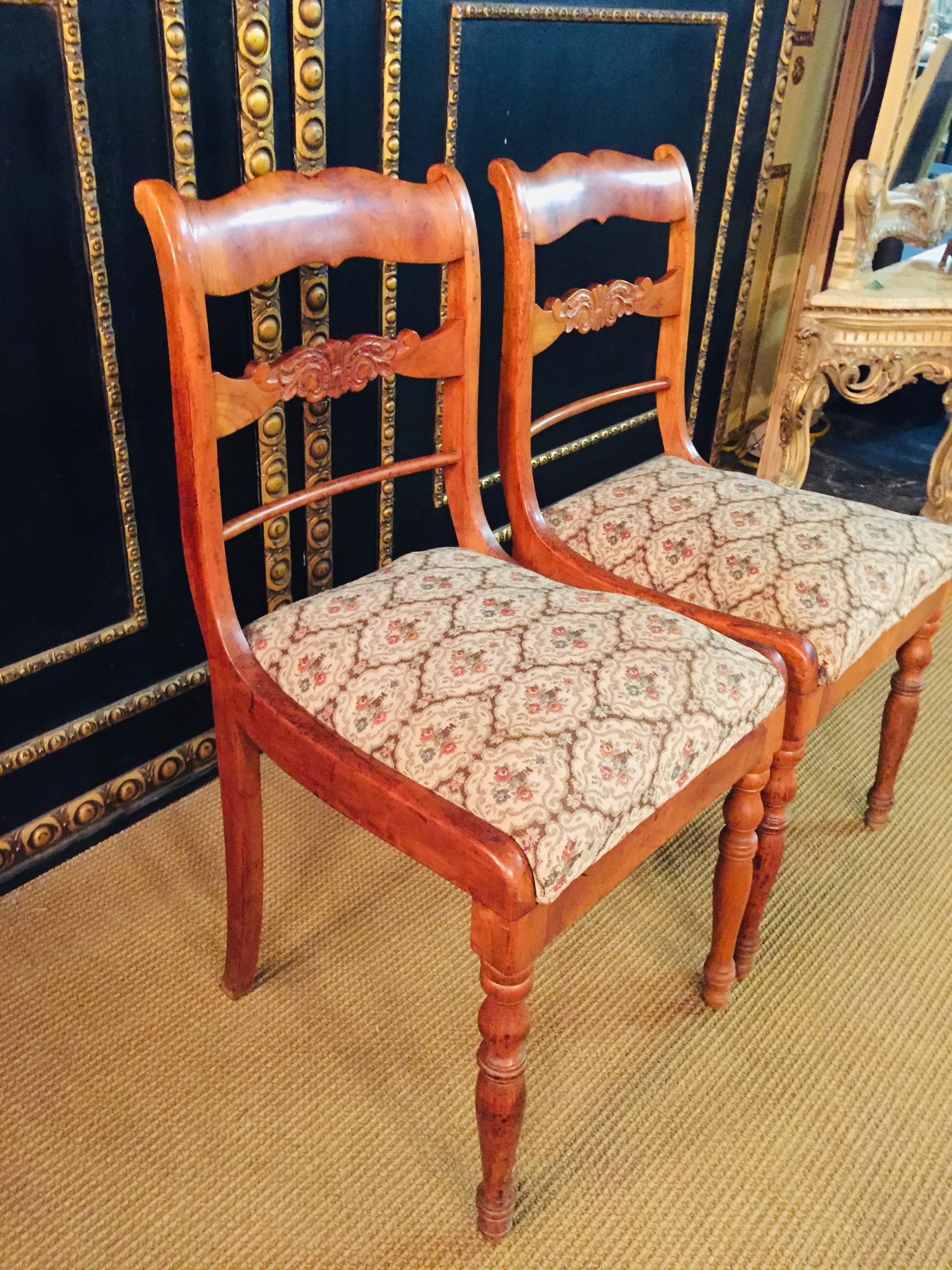 Pair of two Interesting antique Biedermeier Chairs circa 1840 cherry veneer For Sale 2