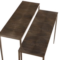 Paire de consoles en fer à la manière d'Alberto Giacometti.