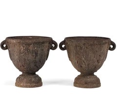 A pair of iron urns. Baroque, Sweden around year 1700.