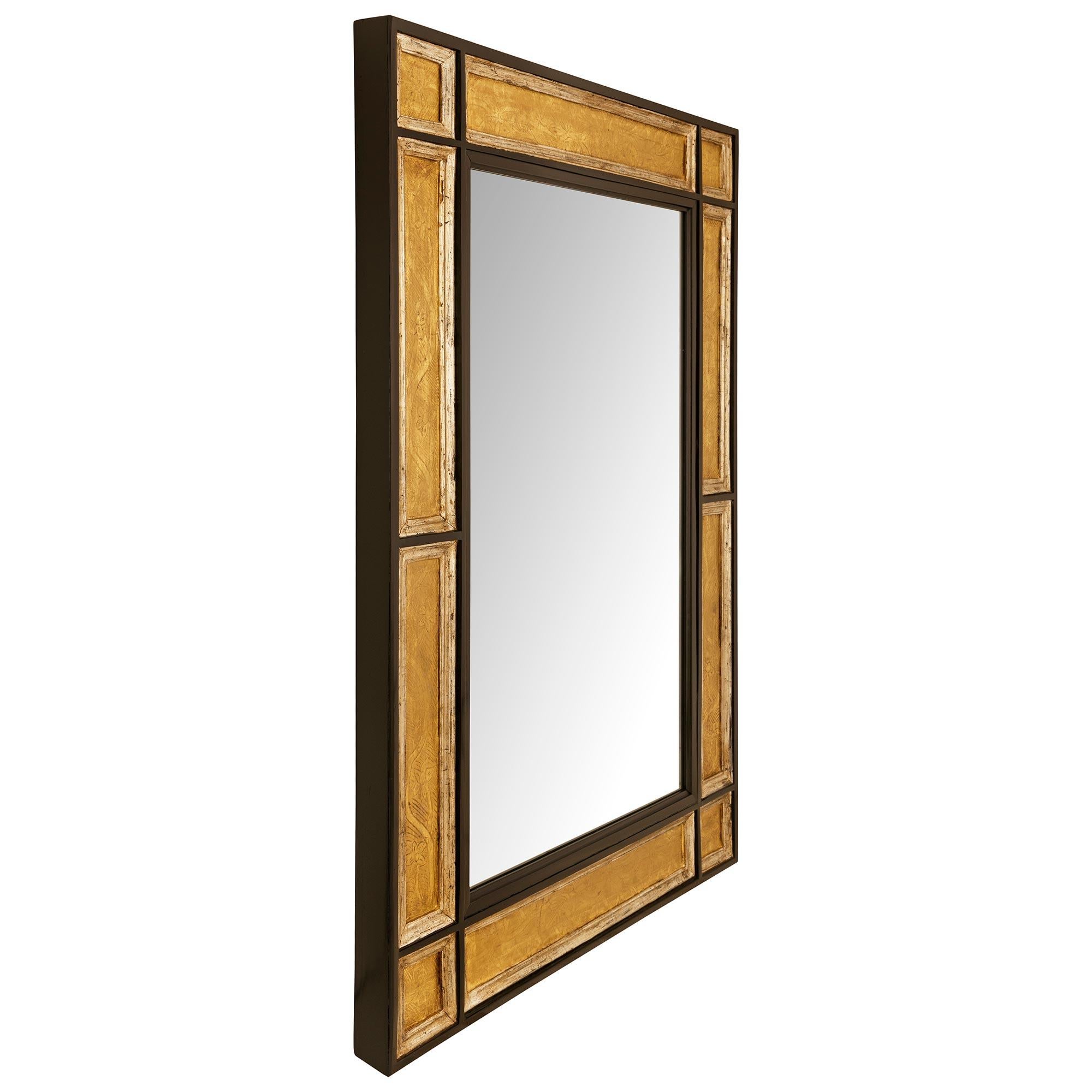 Baroque Paire de miroirs baroques italiens du 18ème siècle en bois fruitier, or blanc et bois doré en vente