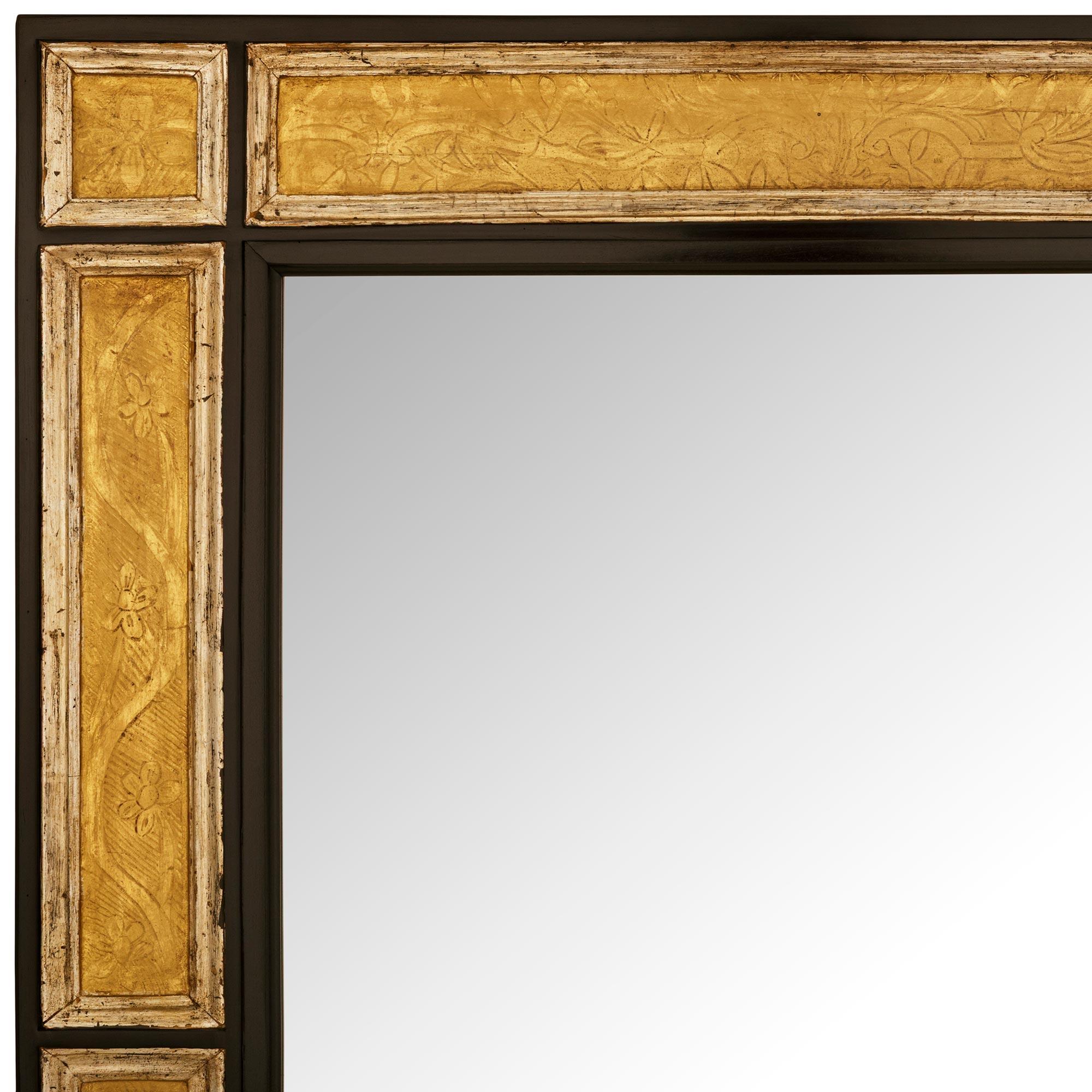 Paire de miroirs baroques italiens du 18ème siècle en bois fruitier, or blanc et bois doré Bon état - En vente à West Palm Beach, FL