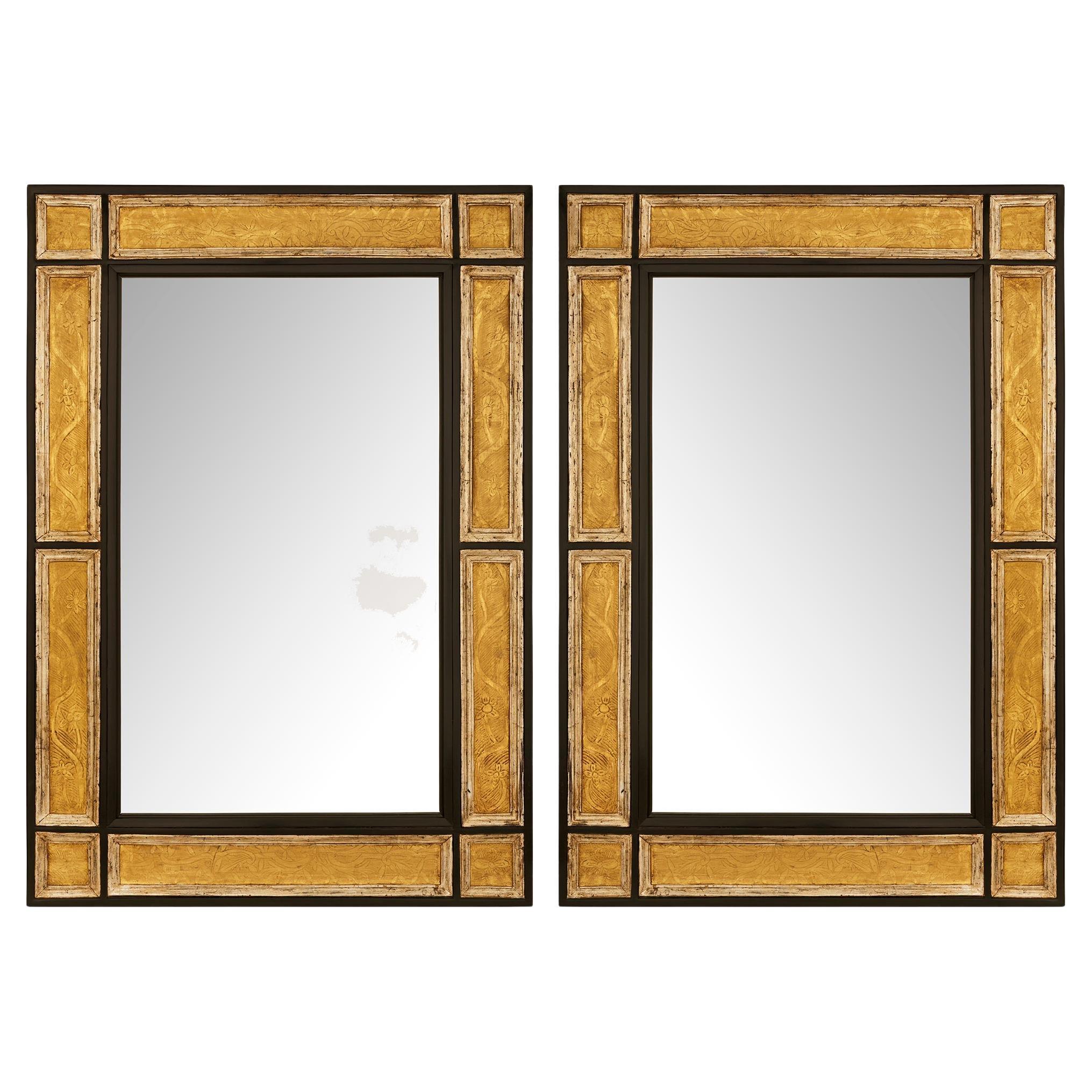 Paire de miroirs baroques italiens du 18ème siècle en bois fruitier, or blanc et bois doré