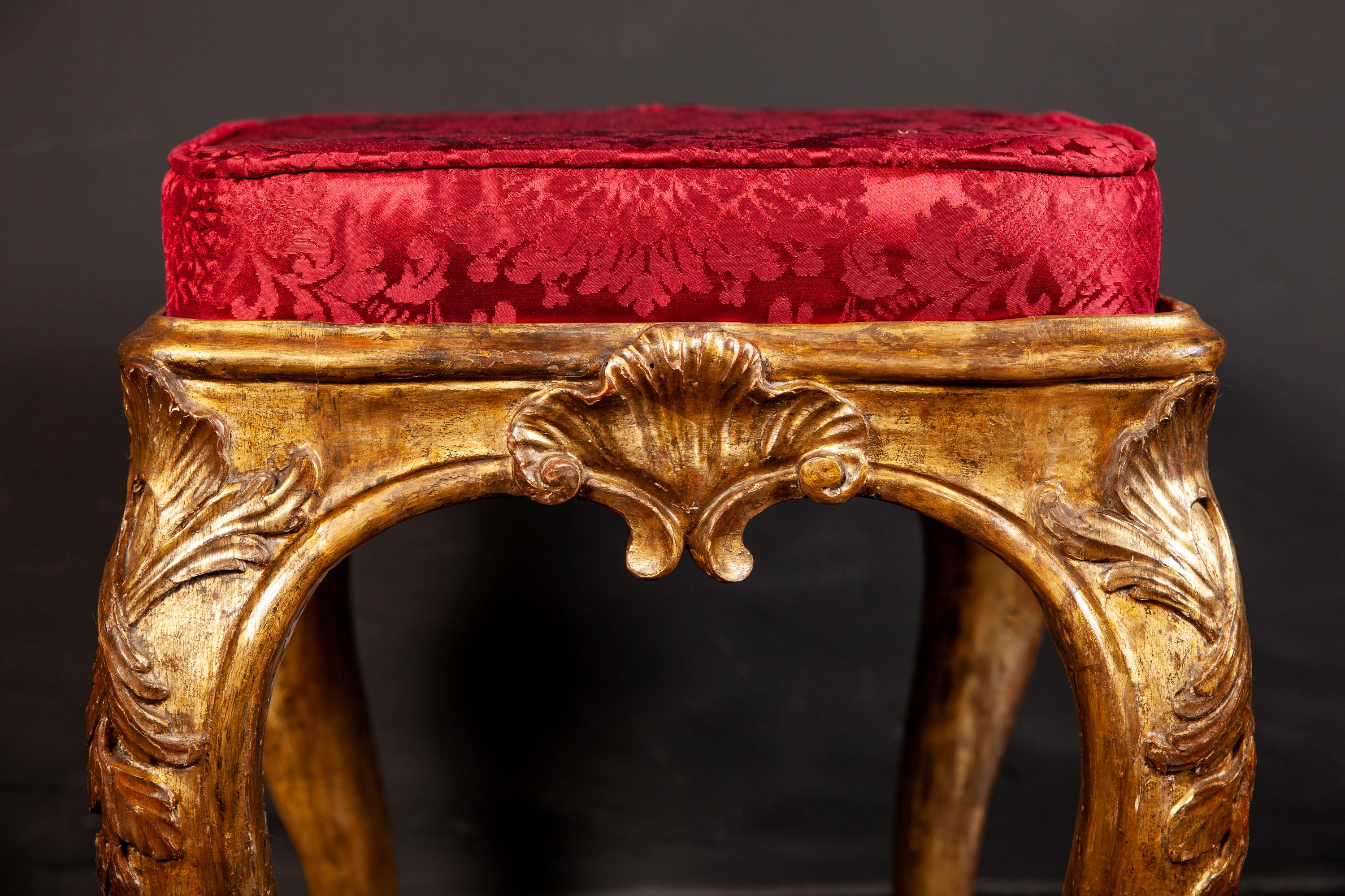 Pair of Italian 18th Century Giltwood Stools Roma, 1750 For Sale 4