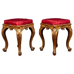 Ein Paar italienische Hocker aus vergoldetem Holz aus dem 18. Jahrhundert Roma 1750