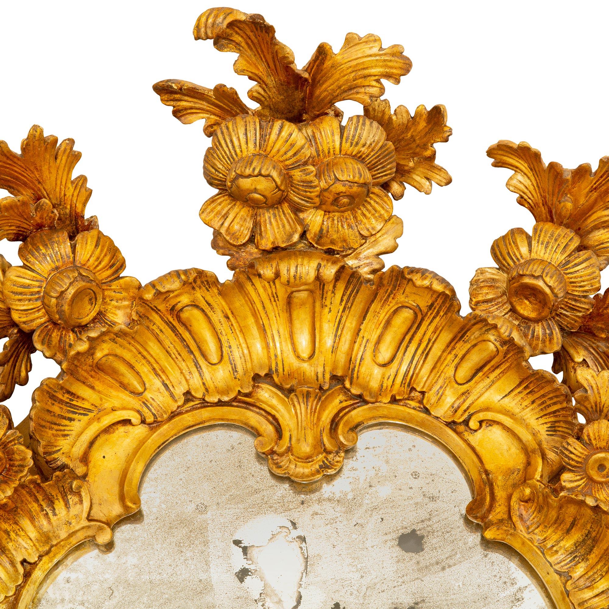 Ein Paar italienische Mekka-Spiegel aus Neapel aus dem 18. Jahrhundert (Louis XV) (Italienisch) im Angebot