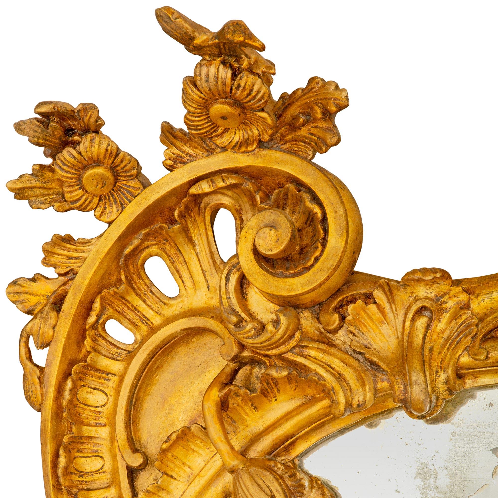 Ein Paar italienische Mekka-Spiegel aus Neapel aus dem 18. Jahrhundert (Louis XV) (18. Jahrhundert und früher) im Angebot