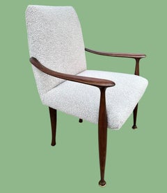 Ein Paar italienische Stühle von Cassina aus den 1950er Jahren, gepolstert mit grauem Boucle