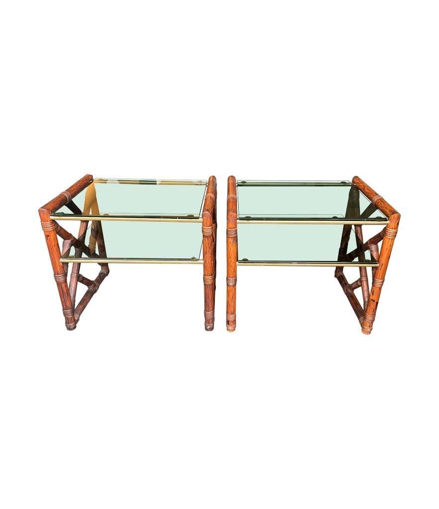 Ein Paar italienische Beistell- oder Nachttische aus Bambus und grünem Rauchglas aus den 1970er Jahren im Angebot 12