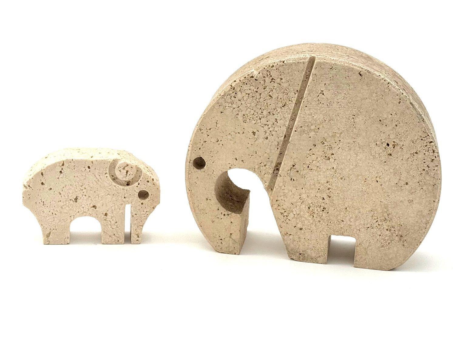 A pair of Italian 1970s travertine elephants by Fratelli Mannelli In Good Condition In London, GB