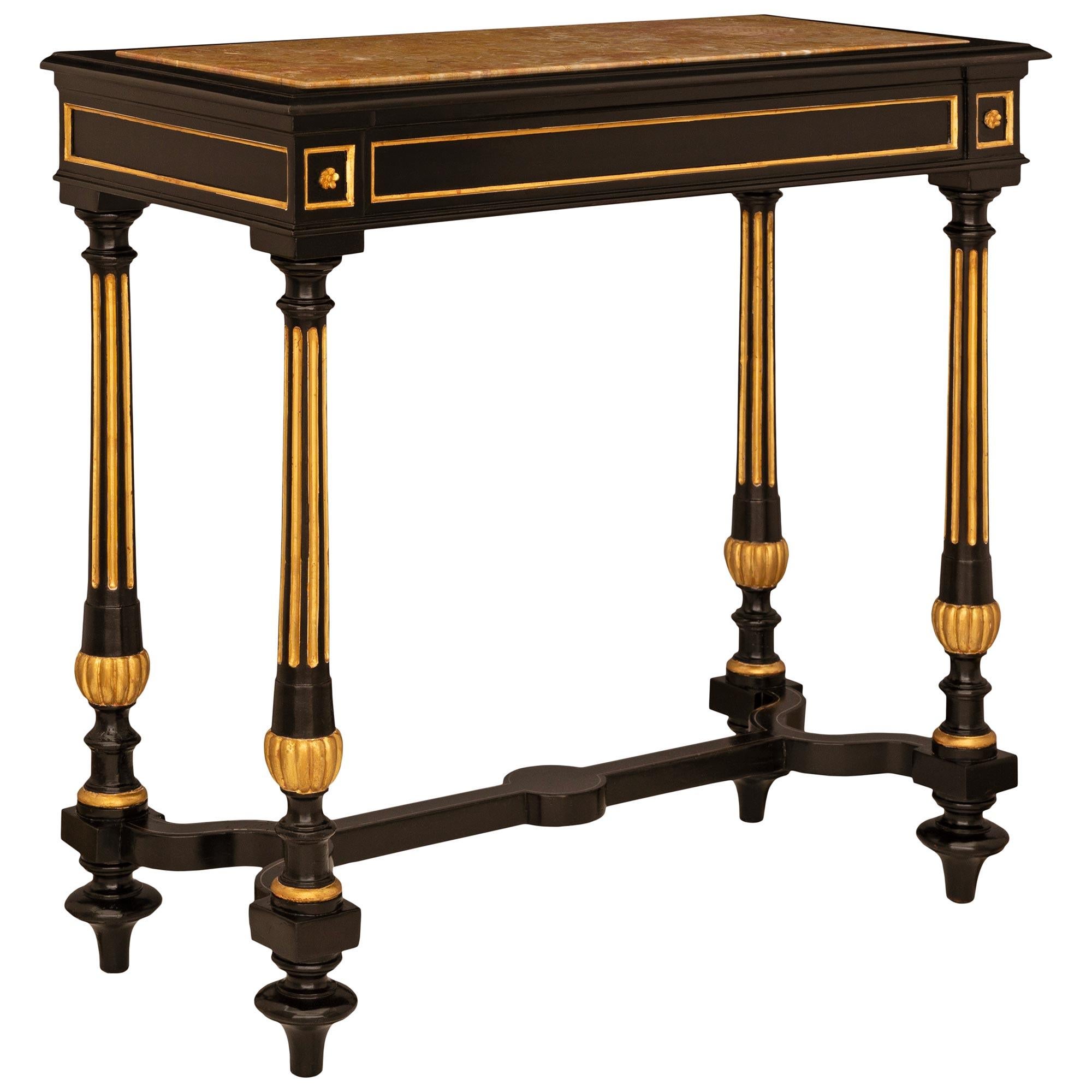 Pareja de mesas auxiliares italianas del siglo XIX, estilo Luis XVI, de madera de frutal y giltwood Italiano en venta