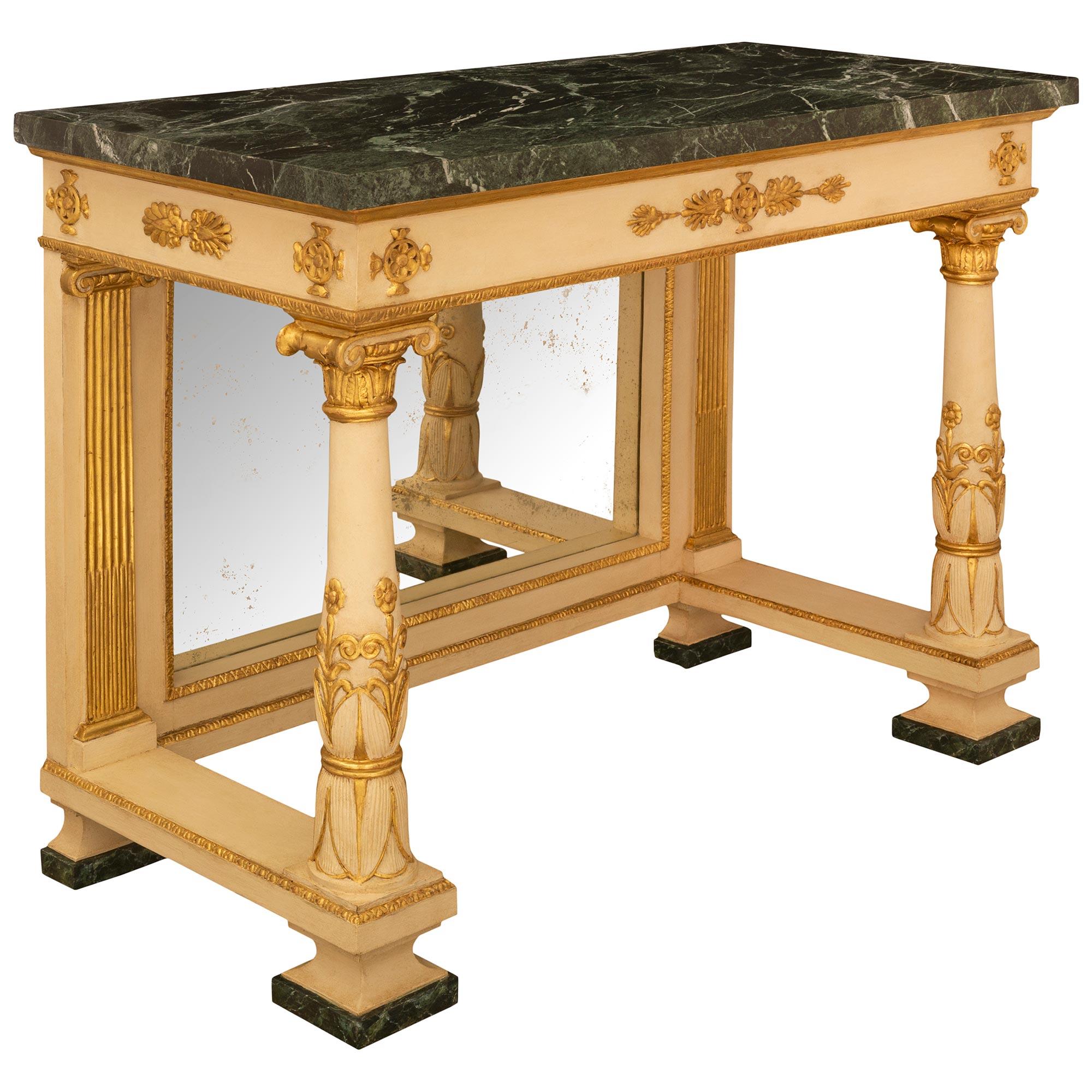 Néoclassique Paire de consoles néoclassiques italiennes du 19e siècle en bois doré en vente