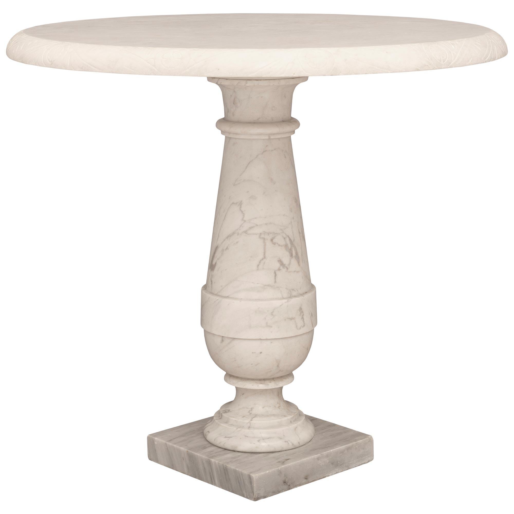 Neoclassical A pair of Italian 19th century Neo-Classical st. Carrara marble center tables For Sale