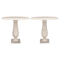Paire de tables centrales en marbre de Carrare de style néo-classique italien du 19e siècle. marbre de Carrare
