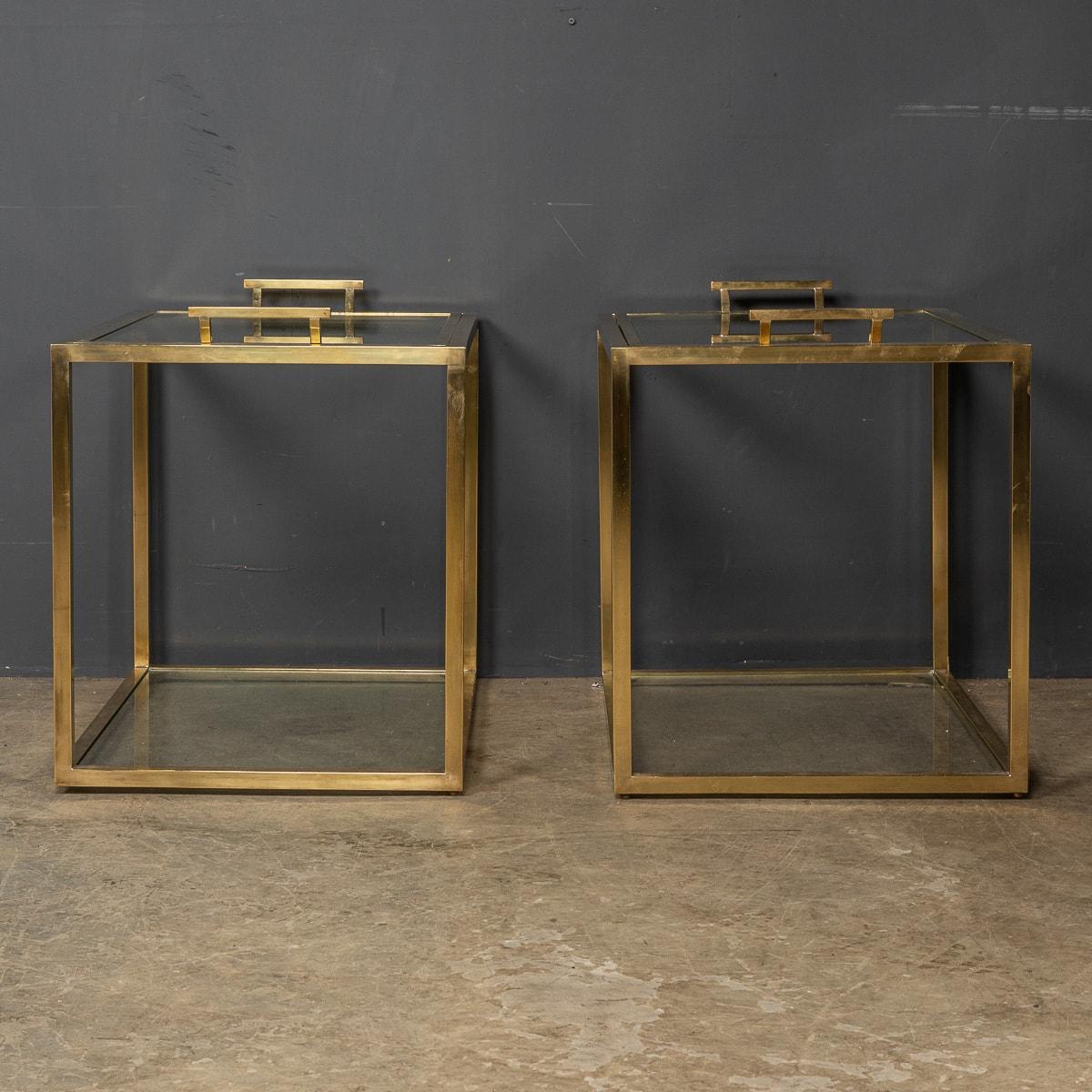 20th Century Pair of Italian Brass Side Tables with Removable Trays, circa 1970 For Sale