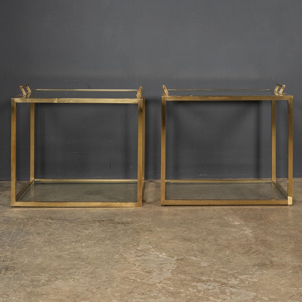 Pair of Italian Brass Side Tables with Removable Trays, circa 1970 For Sale 1