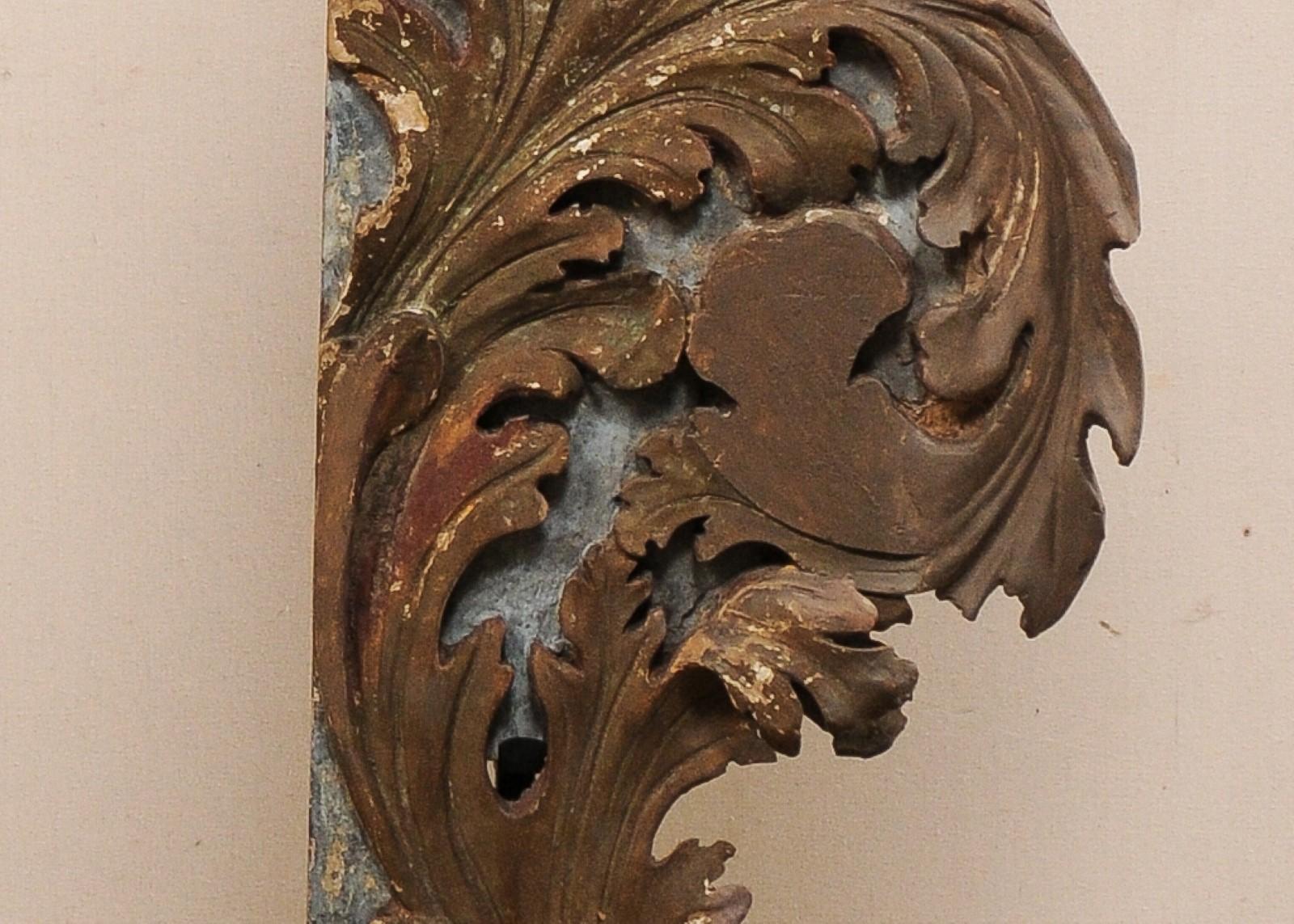18th Century Pair of Italian Carved-Wood Architectural Acanthus Leaf Fragments