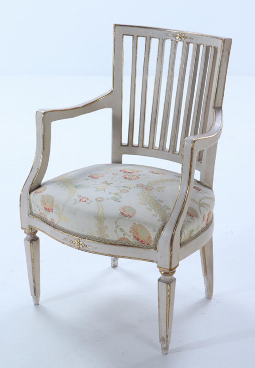 A Pair of Italian Directoire painted and gilt open arm chairs, C 1800. For Sale 1
