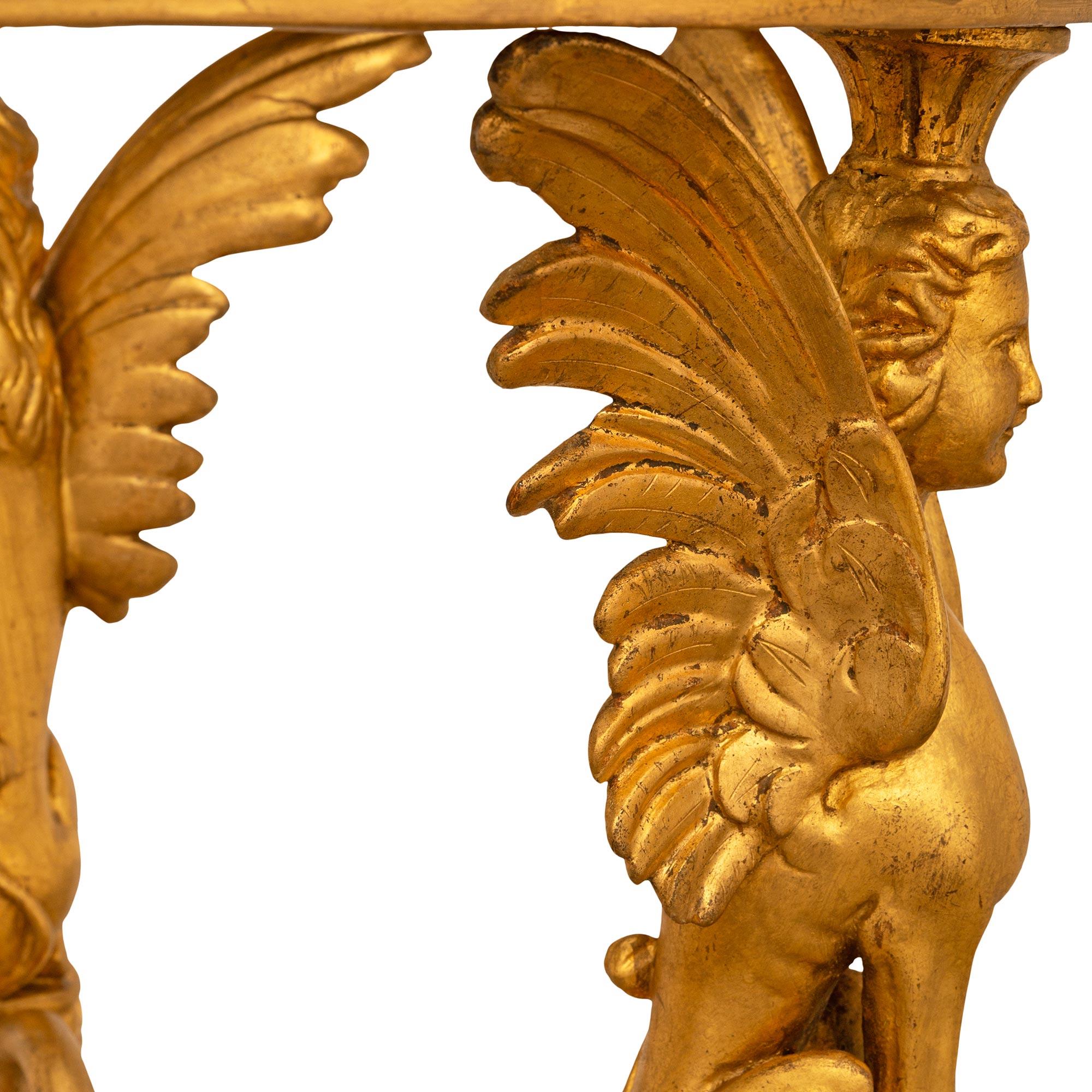 Ein Paar italienischer neoklassizistischer Sockel aus Giltwood und Glas aus dem frühen 19. im Angebot 1