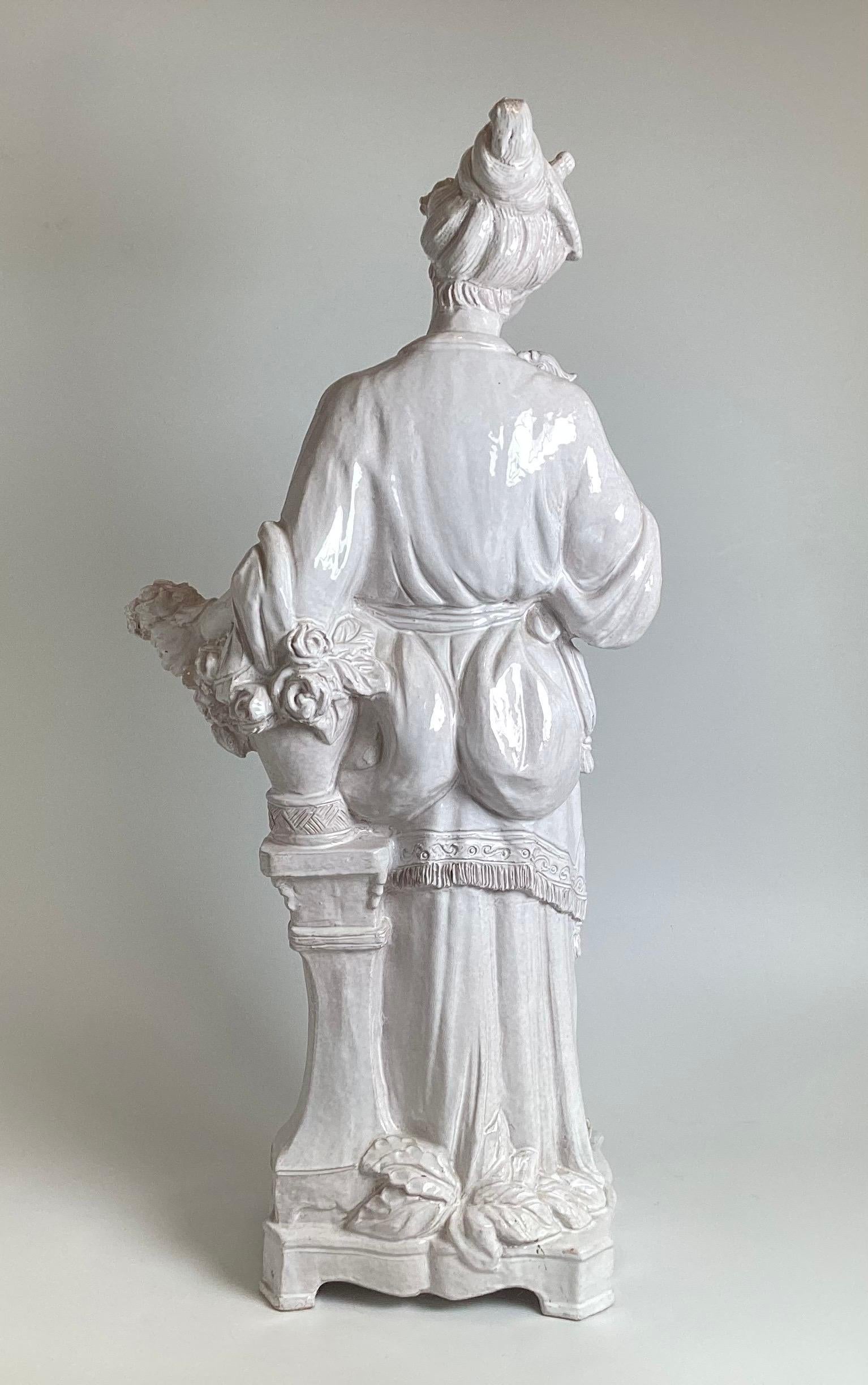 A Pair of Italian Faience Chinoiserie Figures, Mid 20th Century For Sale 2