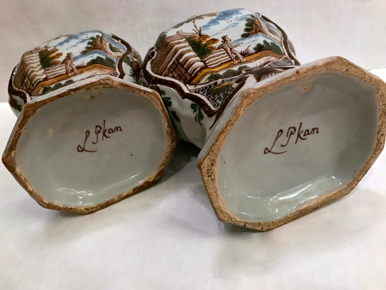 Early 20th Century Pair of Italian Hand-Painted Vases For Sale