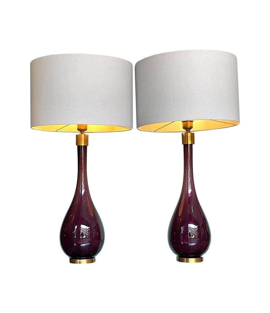 A pair of Italian large purple Murano glass and brass teardrop shaped lamps For Sale 8