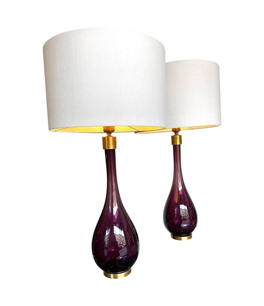 Contemporary A pair of Italian large purple Murano glass and brass teardrop shaped lamps For Sale