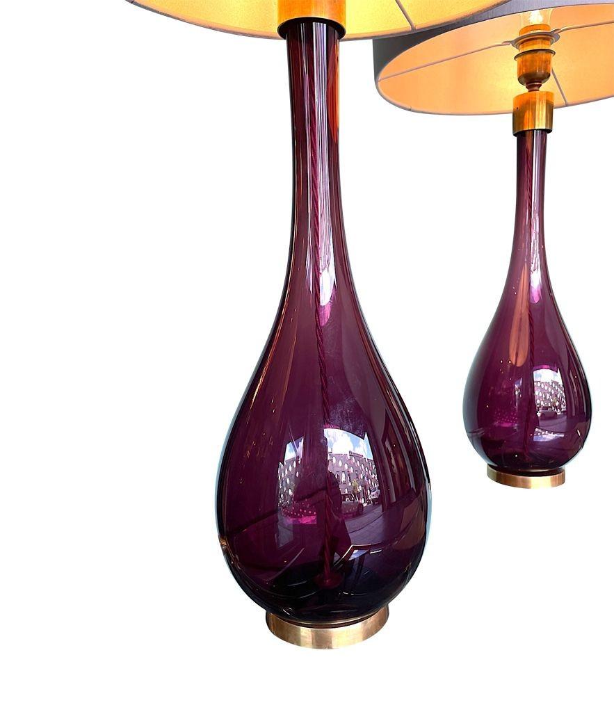 Brass A pair of Italian large purple Murano glass and brass teardrop shaped lamps For Sale
