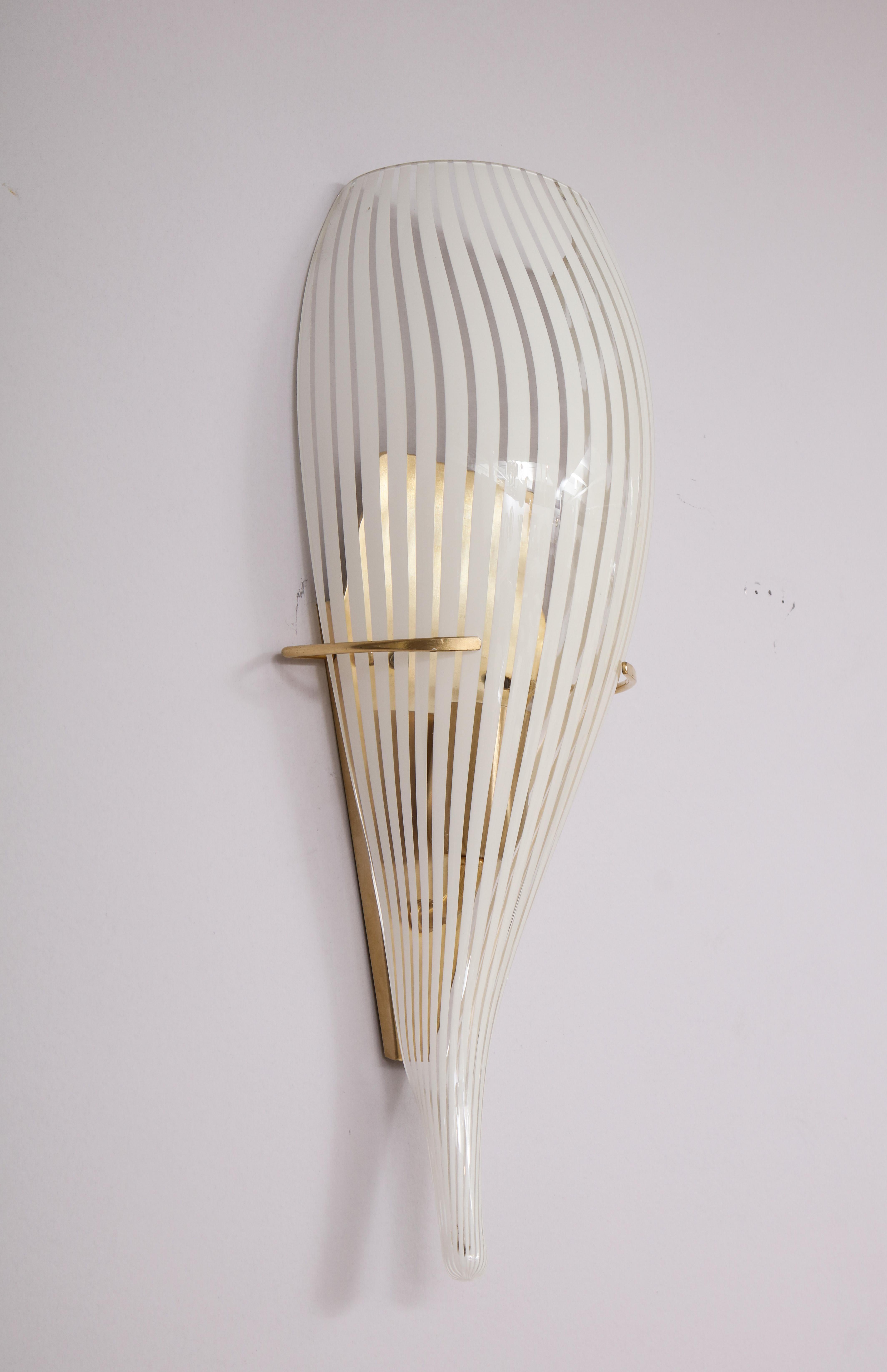 Pair of Italian Murano Glass Wall Sconces In Excellent Condition In New York, NY