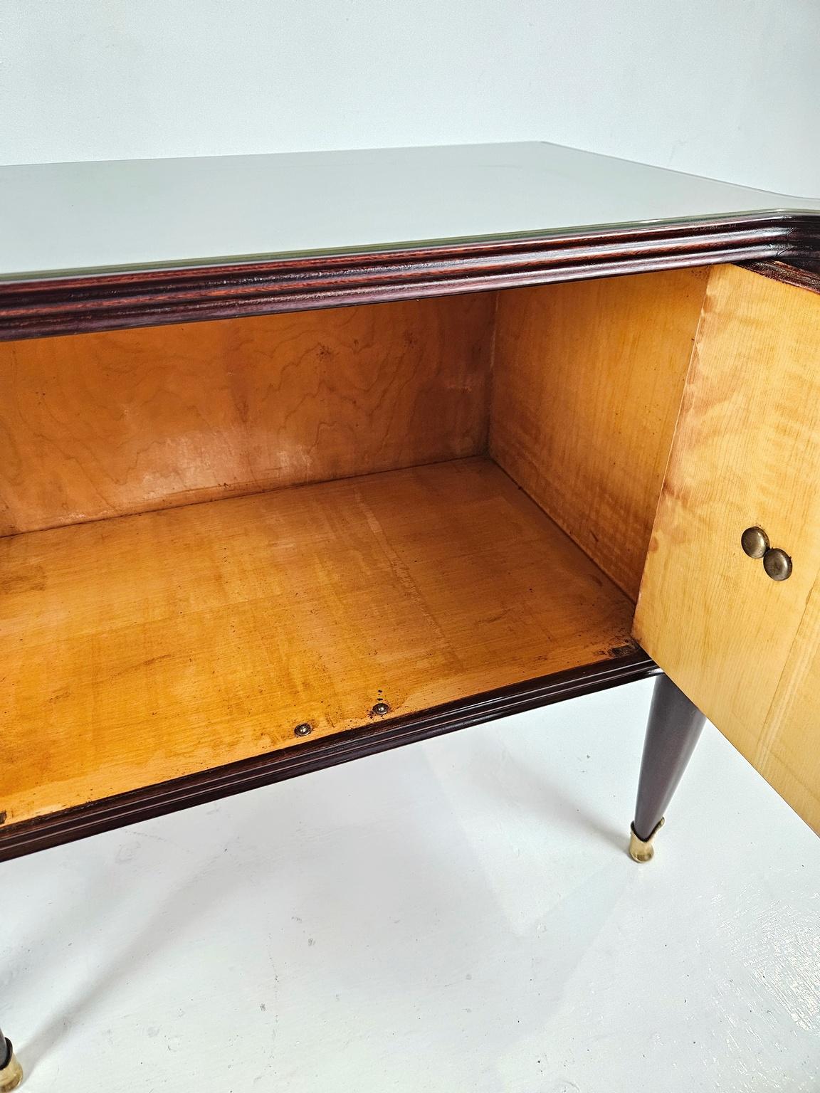 Paire de tables de nuit italiennes du milieu du siècle dernier en vente 4