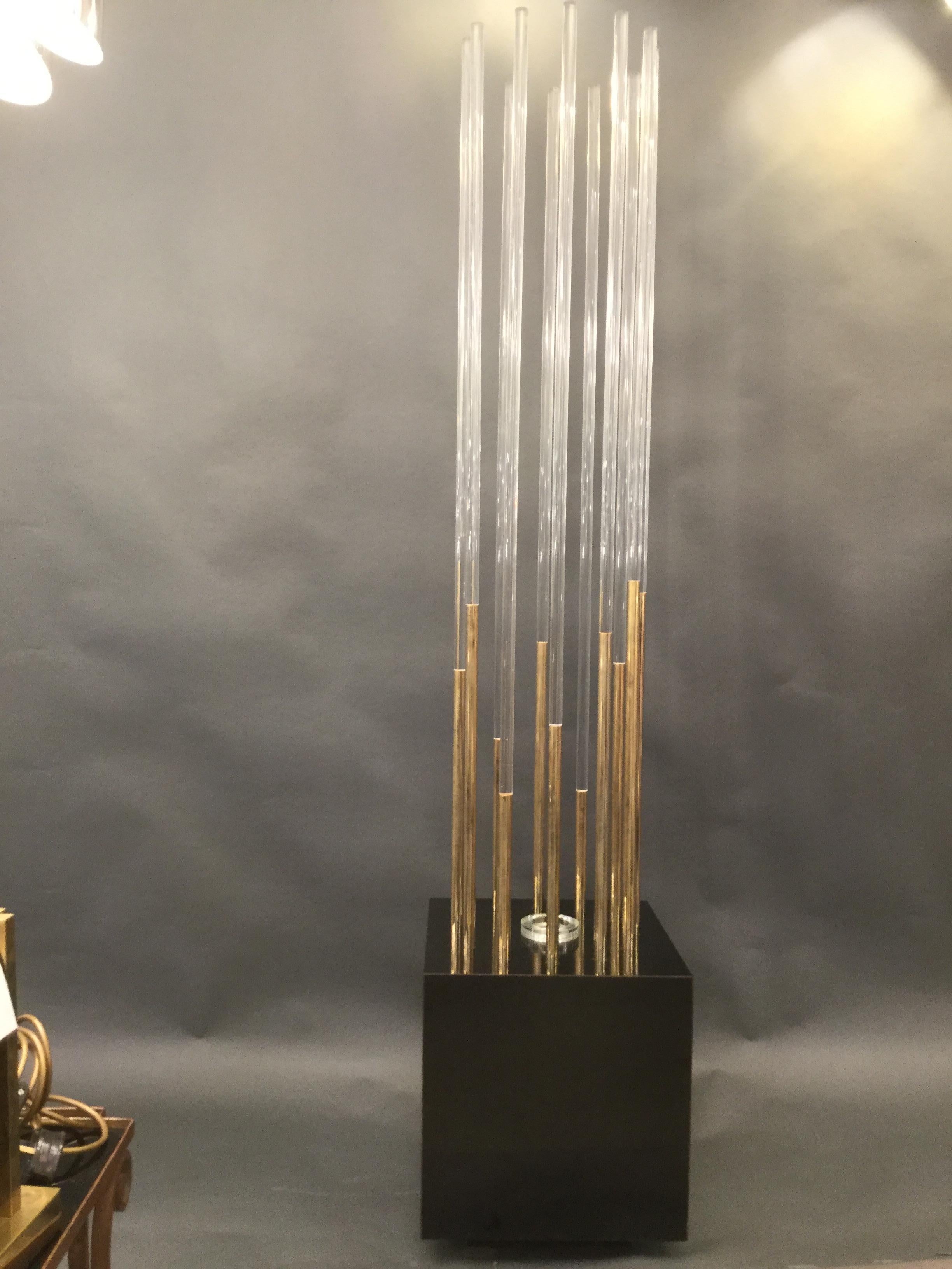 Pair of Italian Lucite Floor Lamps Attributed to Willy Rizzo In Good Condition In London, GB
