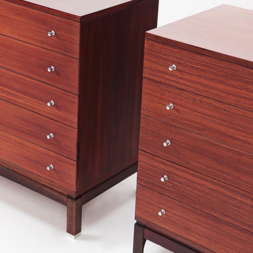 A Pair of  Italian rosewood chests of drawers by Ico Parisi for Mim. In Good Condition For Sale In Philadelphia, PA