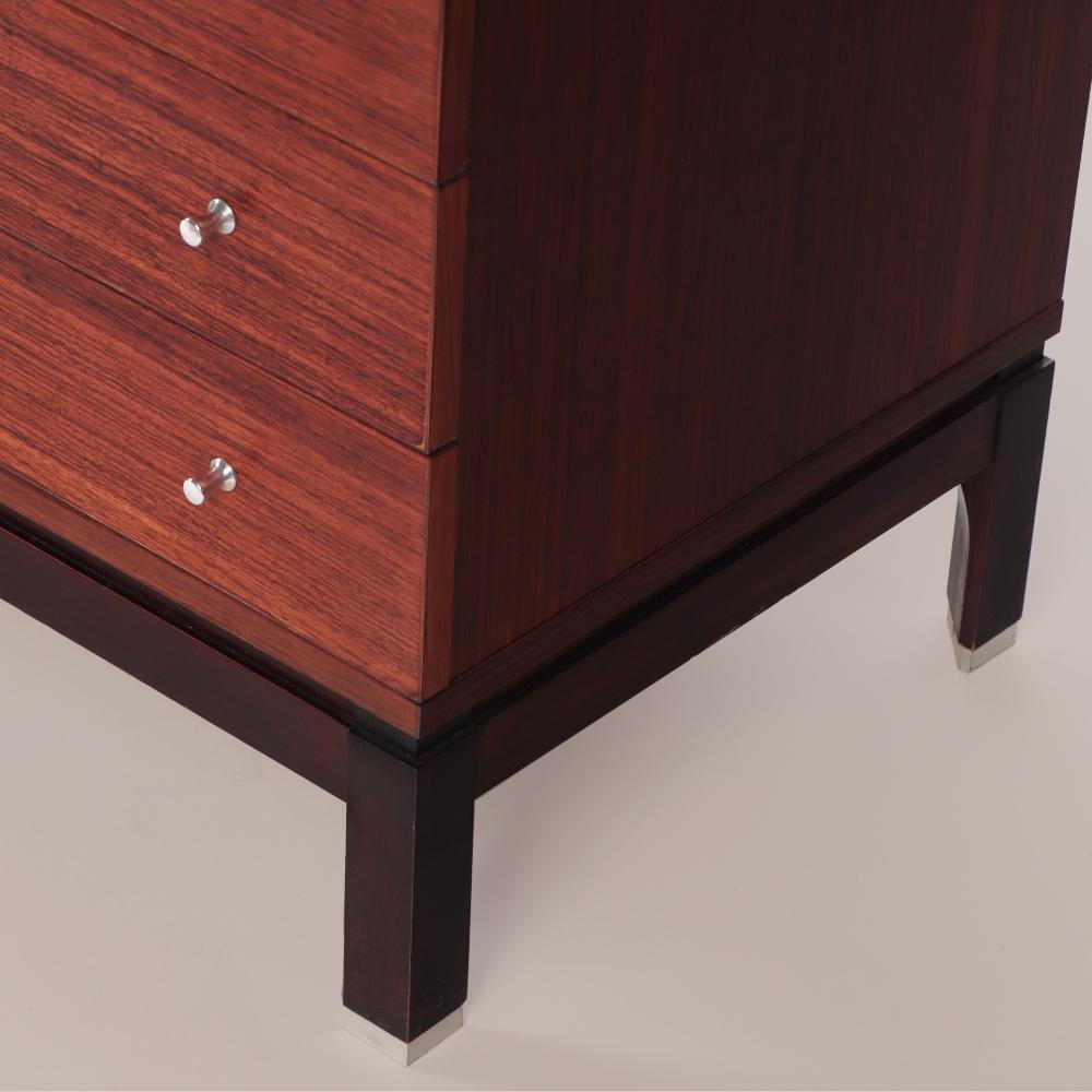 A Pair of  Italian rosewood chests of drawers by Ico Parisi for Mim. For Sale 1