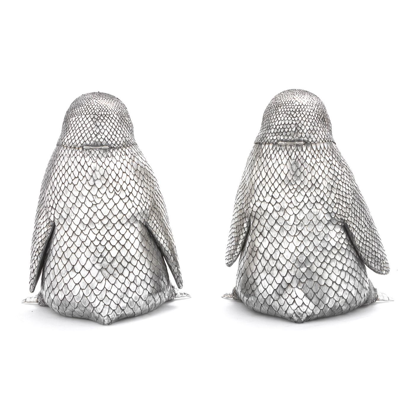 Mario Buccellati: Paar italienische Magnum-Weinkühler in Penguin-Form aus Silber (Appliqué)
