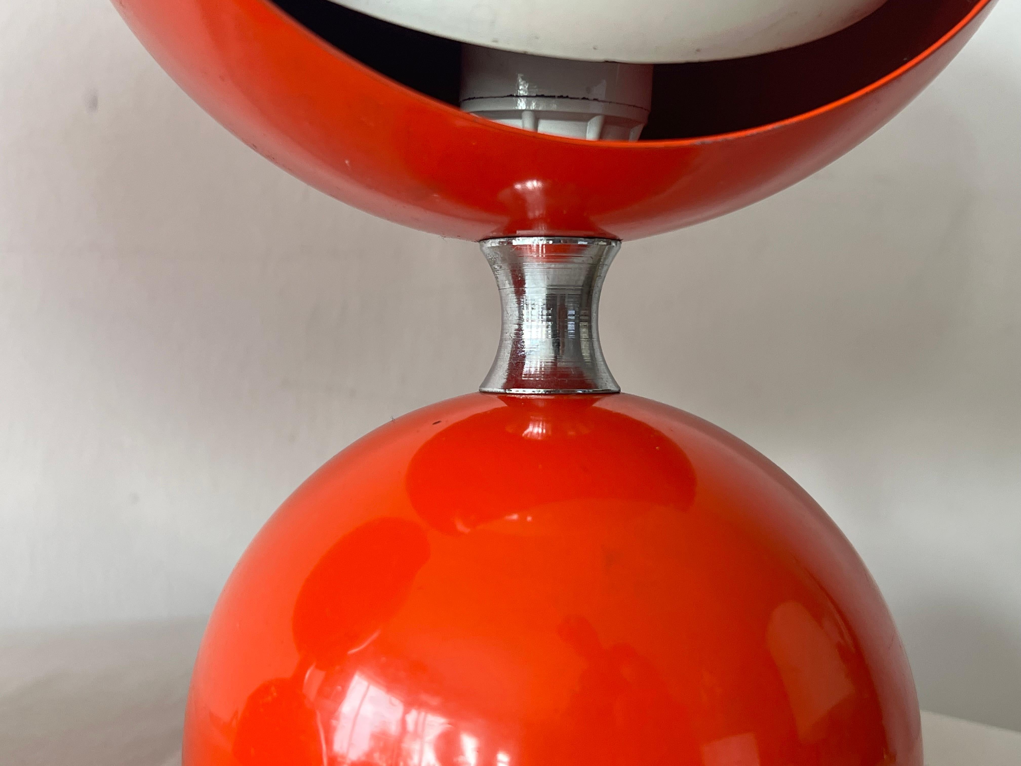 A Pair Of Italian Table Lamps With Adjustable Shades Orange 1960's Space Age For Sale 4