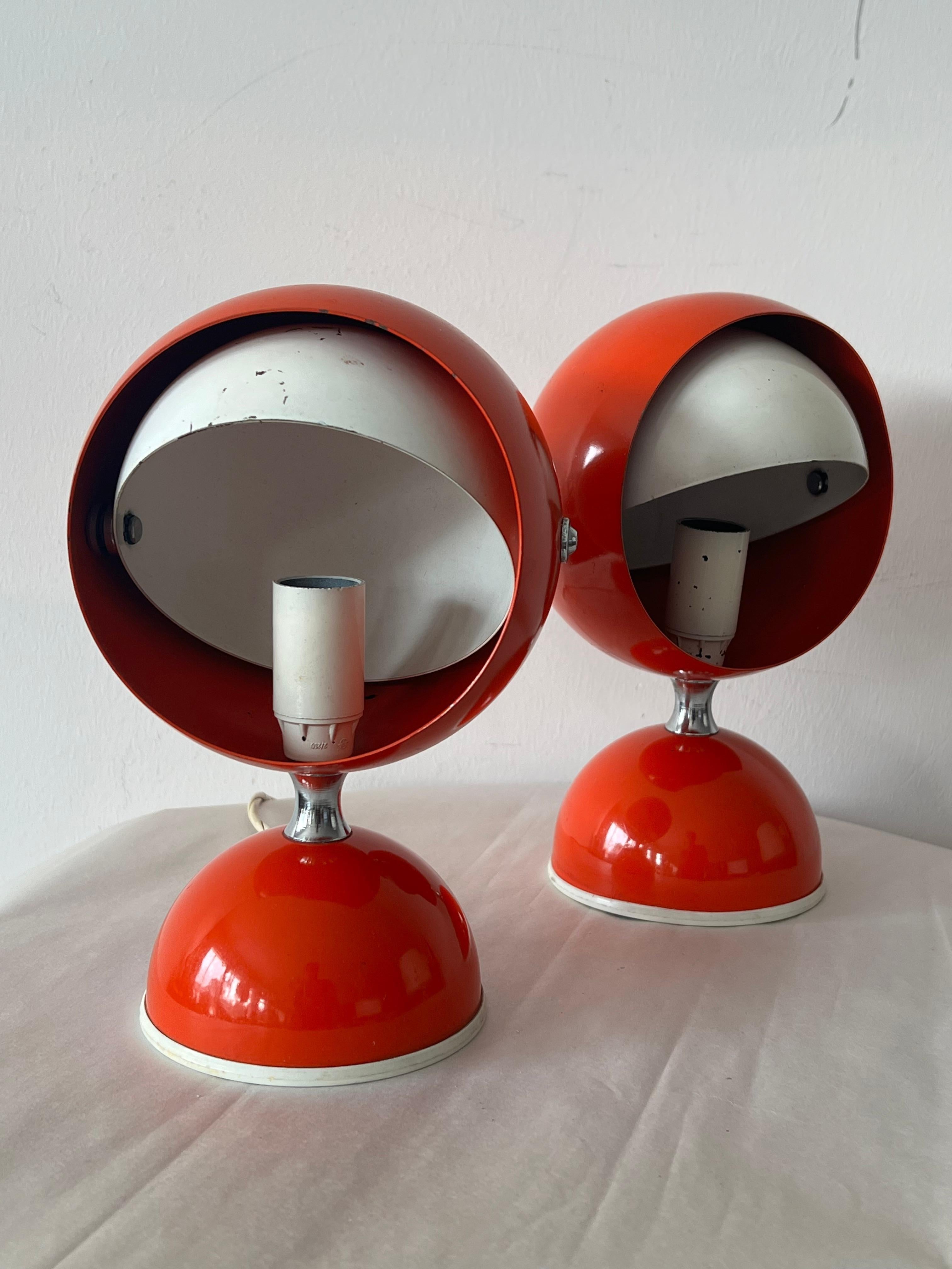 A Pair Of Italian Table Lamps With Adjustable Shades Orange 1960's Space Age For Sale 8