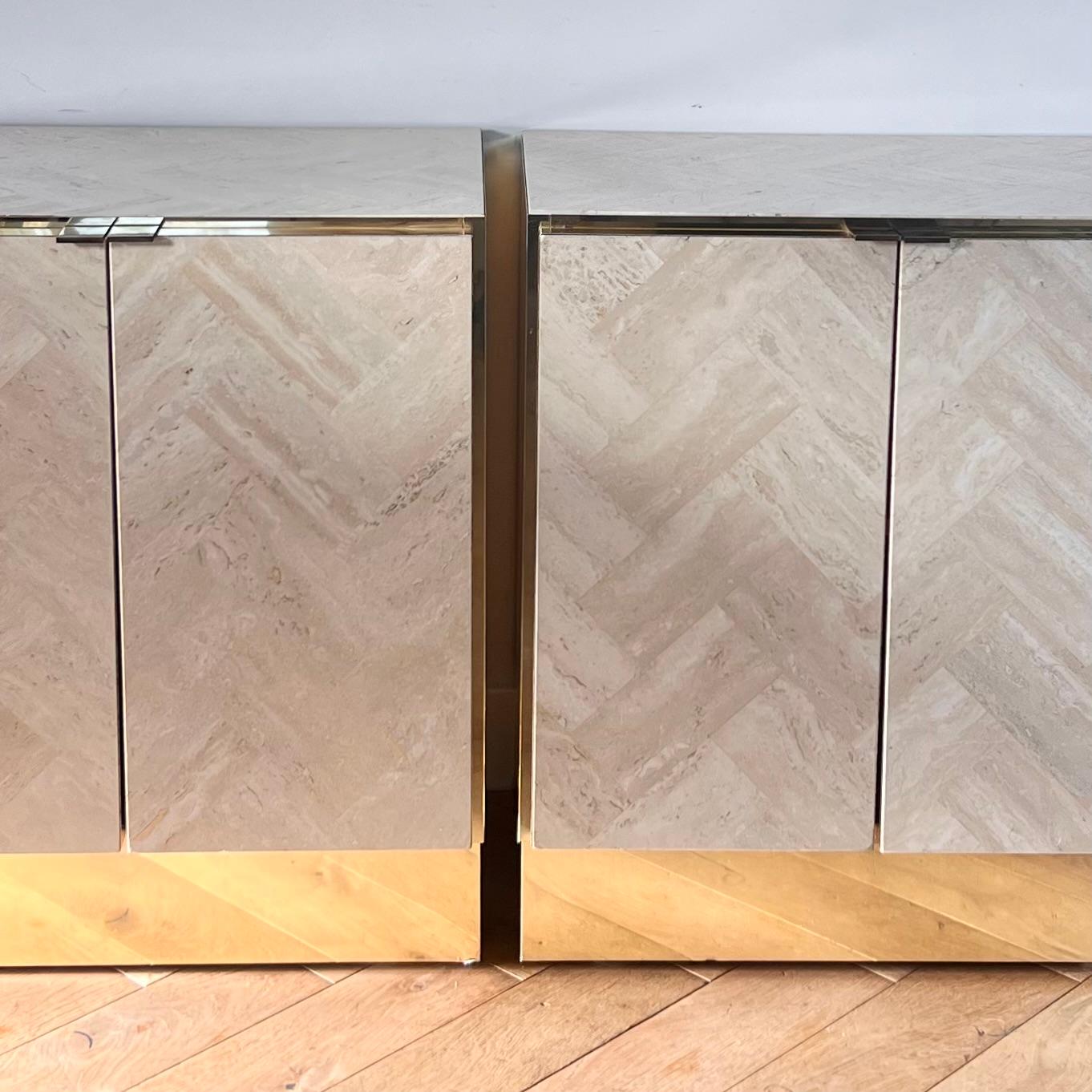 A pair of Italian travertine nightstands with brass accents by Ello, circa 1970 10