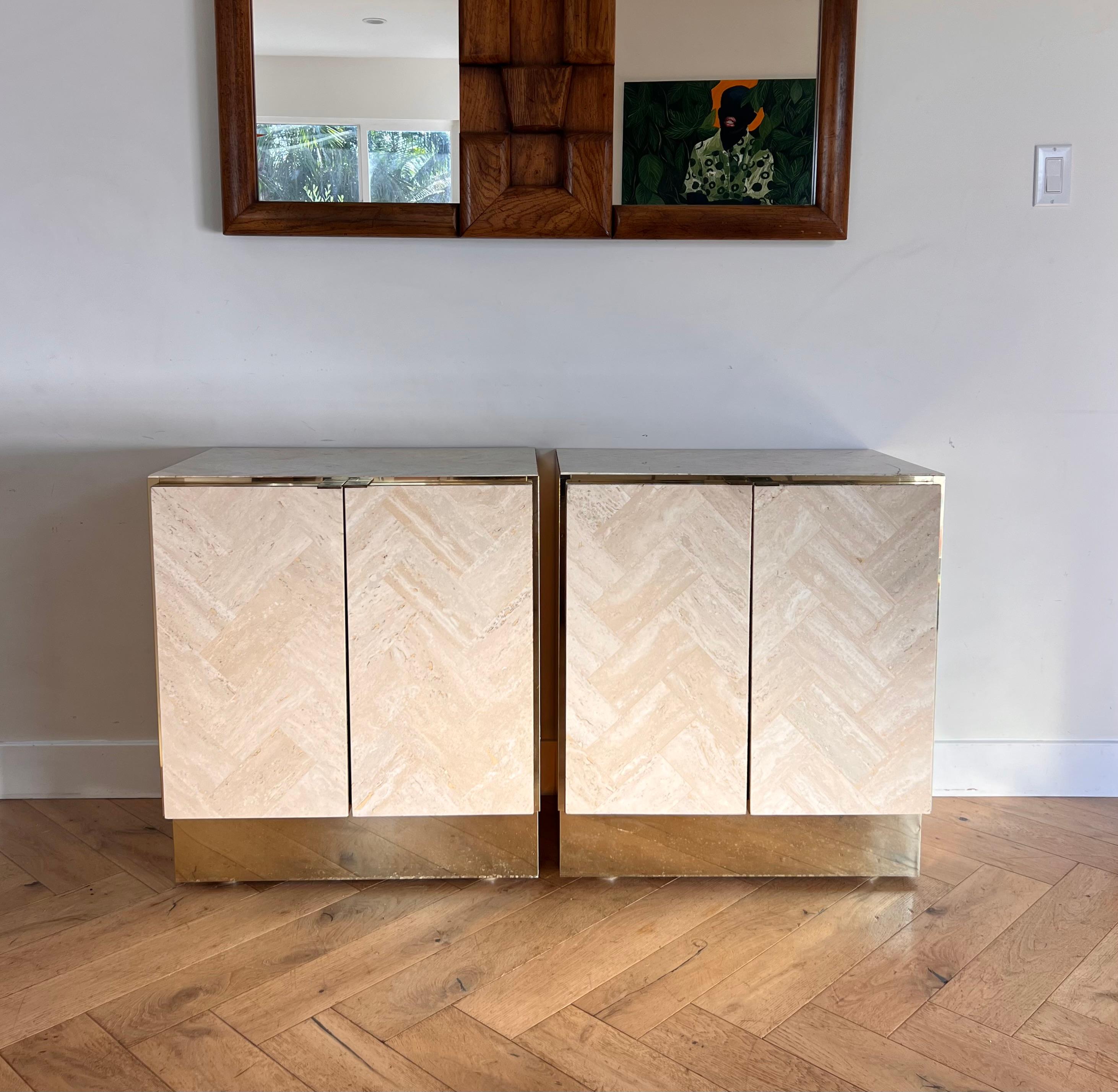 Mid-Century Modern A pair of Italian travertine nightstands with brass accents by Ello, circa 1970