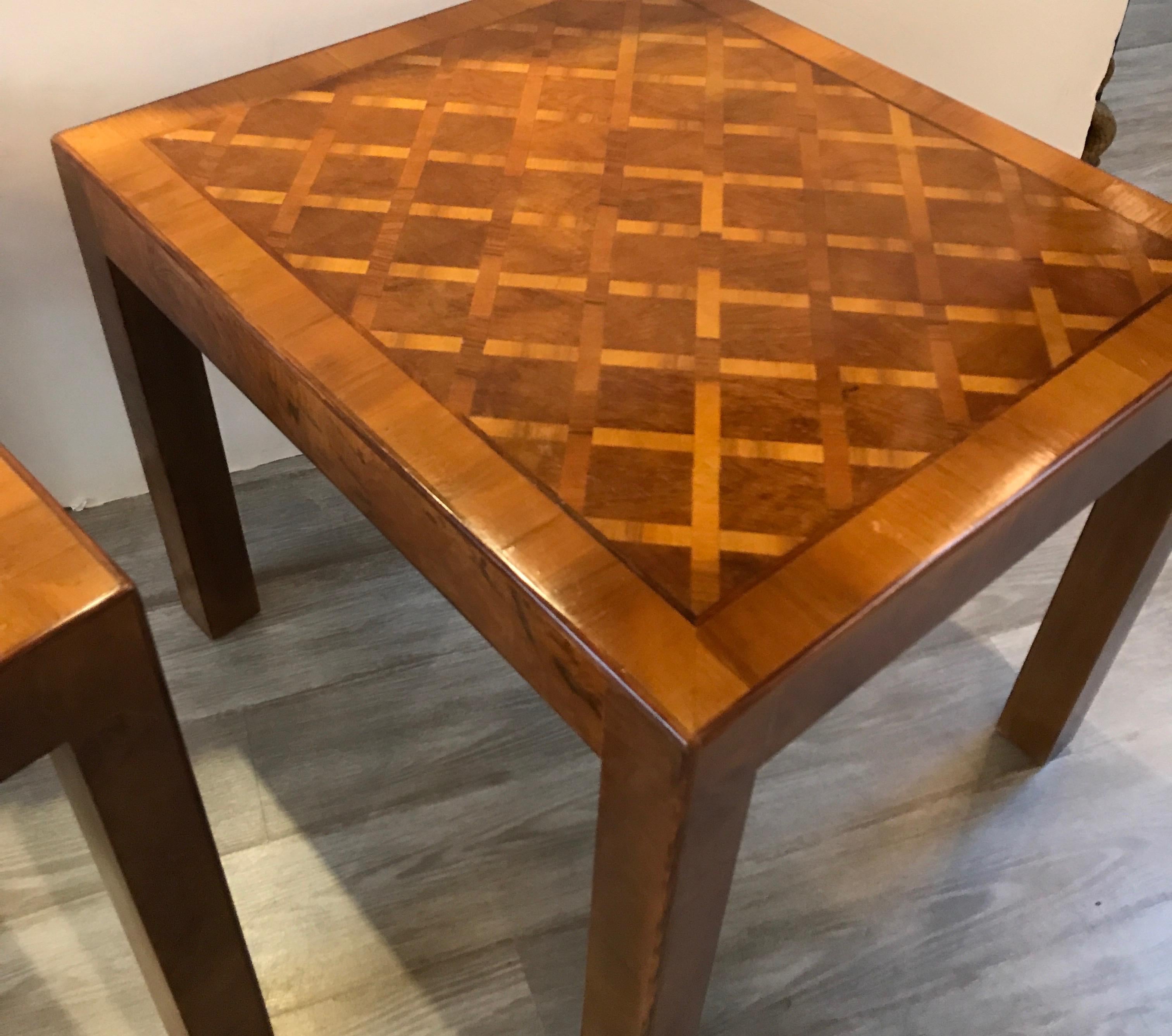 A Pair of Italian Walnut Parquet Parson Side Tables, Circa 1970's In Good Condition In Lambertville, NJ