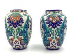 Pareja de jarrones estilo Iznik, Bélgica, Siglo XX