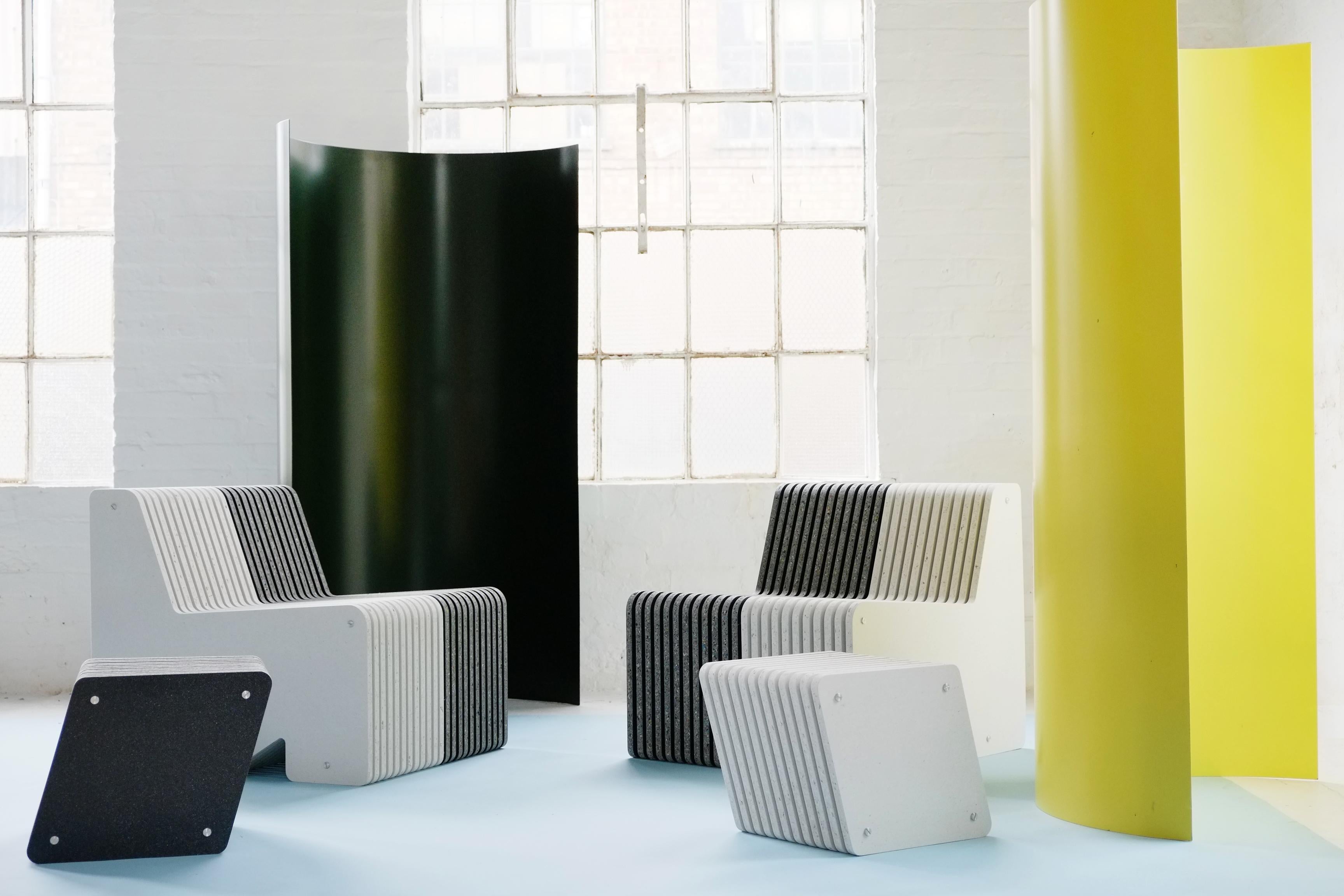 Ein Paar Jää Sessel - Nachhaltige Recycelte Indoor / Outdoor Suite (Minimalistisch) im Angebot