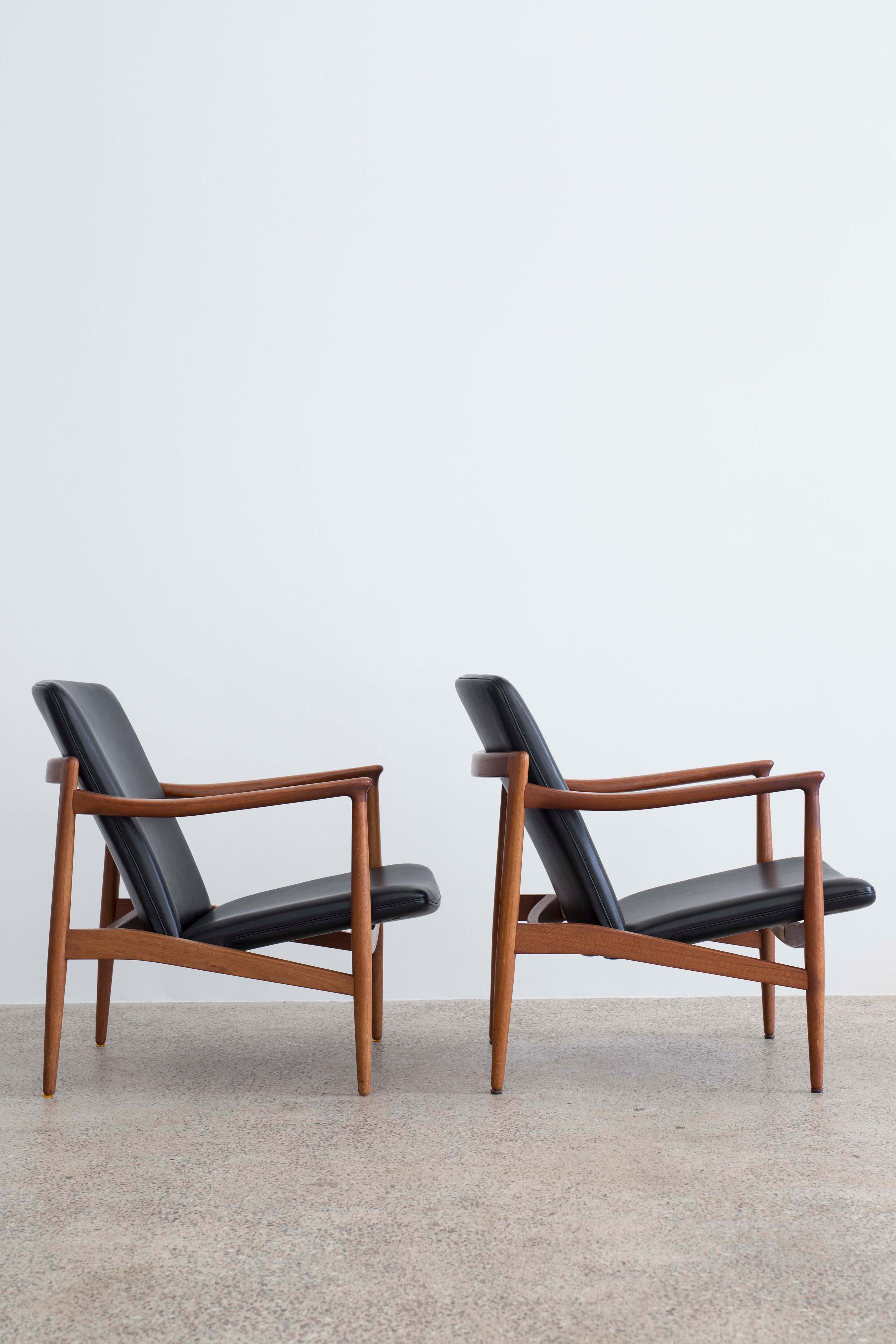 Scandinavian Modern Pair of Jacob Kjaer Easy Chairs, 1954