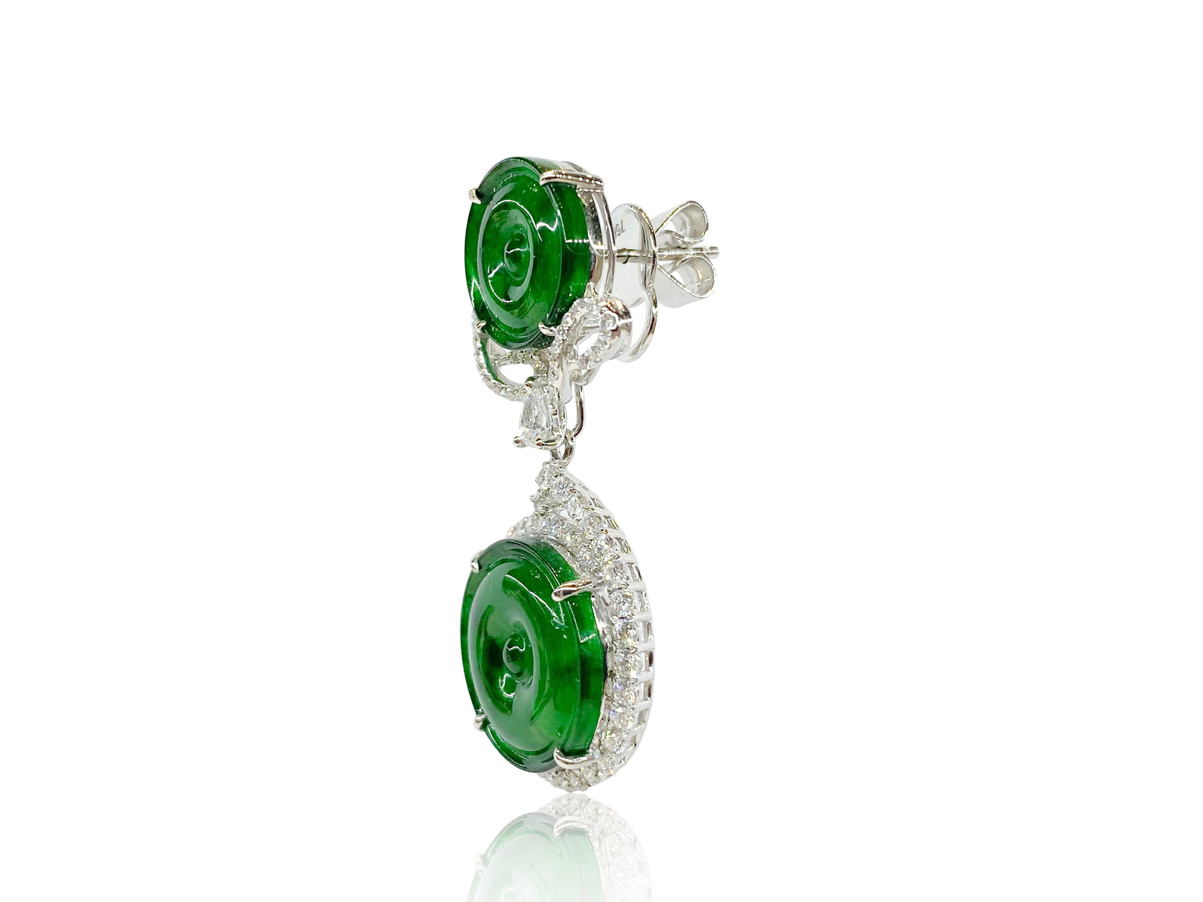 Contemporary Pair of Jadeite and Diamond Earrings in 18 Karat White Gold For Sale