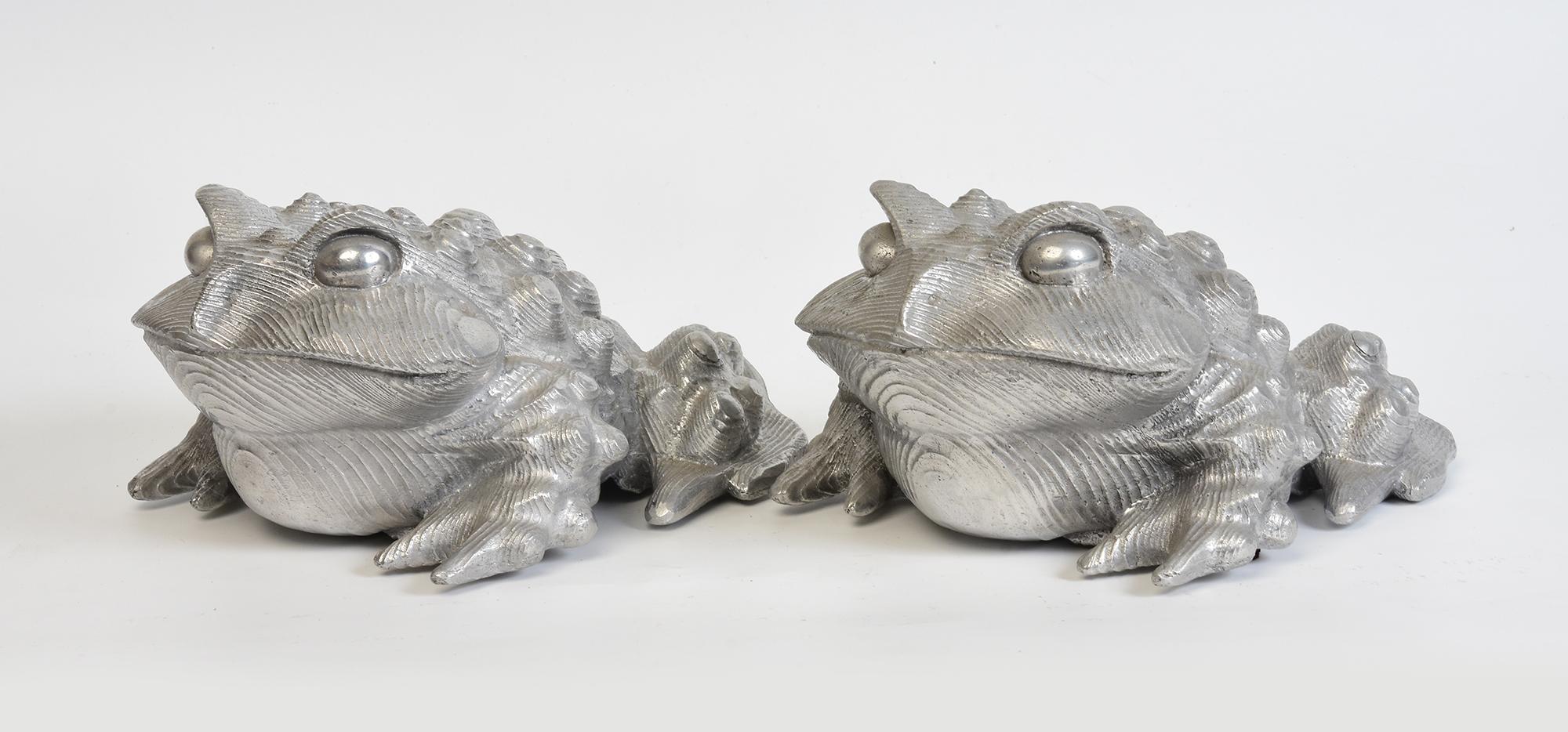 Contemporary A Pair of Japanese Bronze Toads For Sale