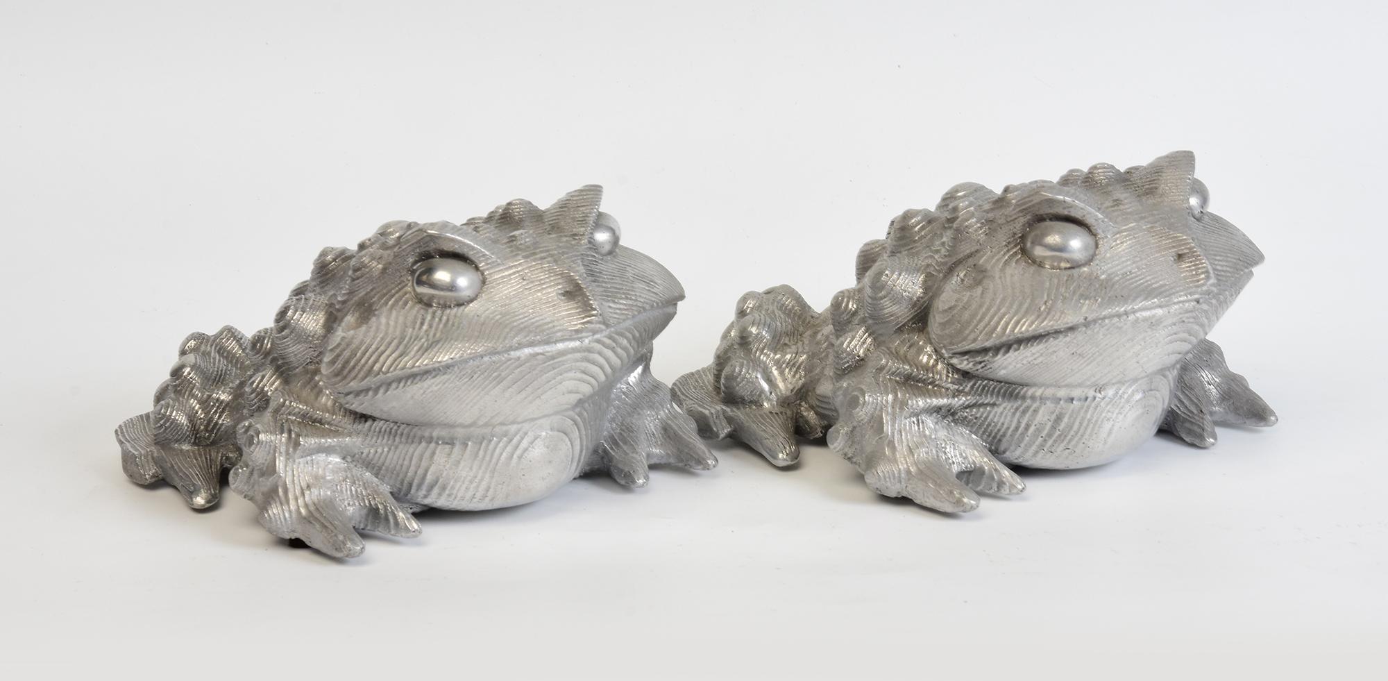 A Pair of Japanese Bronze Toads For Sale 1