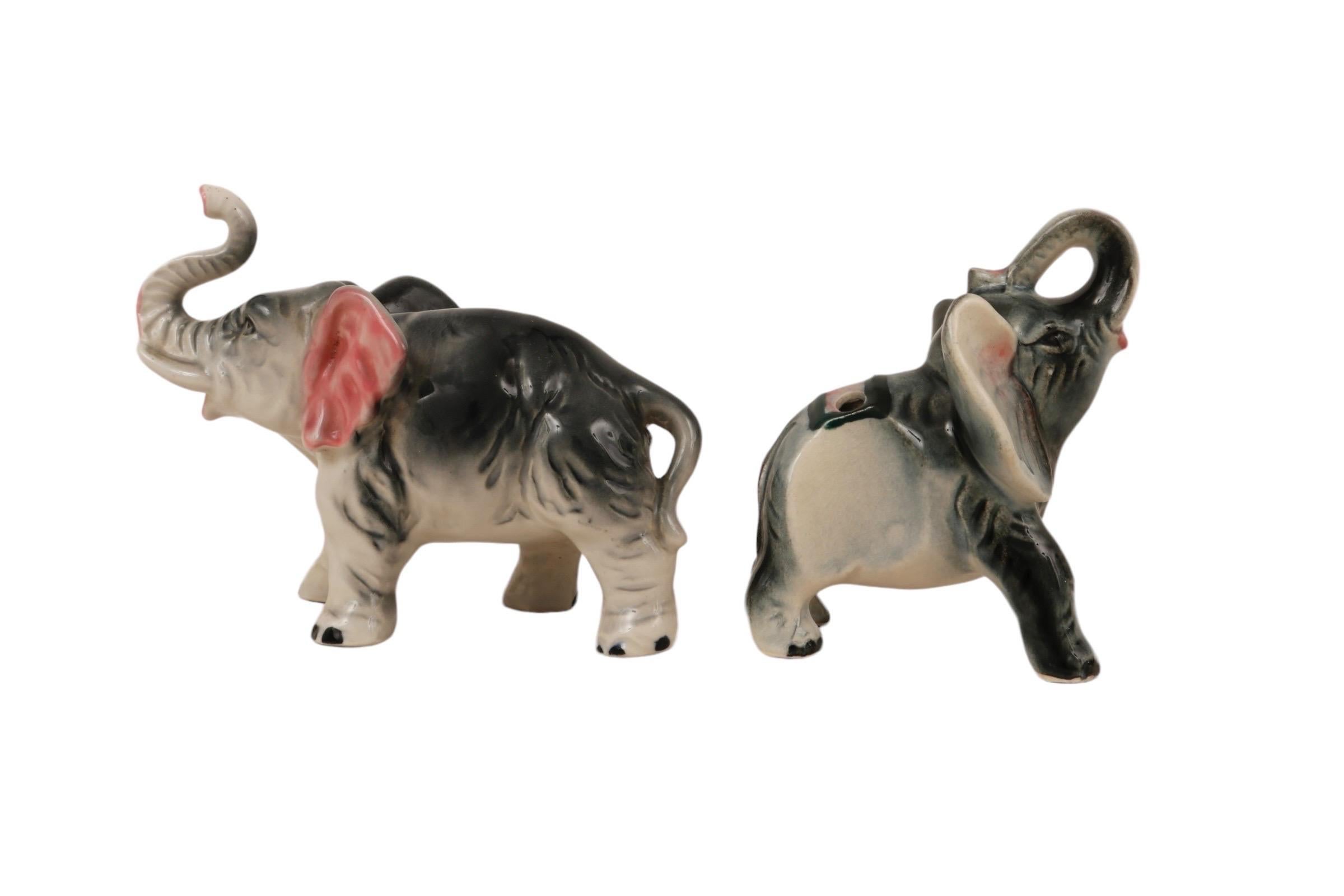 Paire d'éléphants japonais en céramique Bon état - En vente à Bradenton, FL