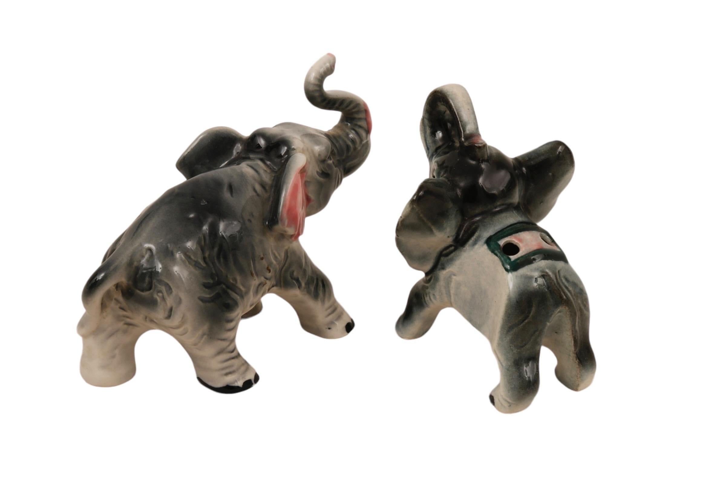 20ième siècle Paire d'éléphants japonais en céramique en vente