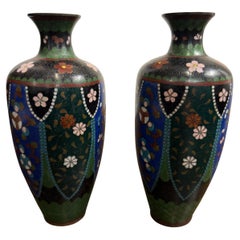 Coppia di vasi giapponesi cloisonné, XIX secolo