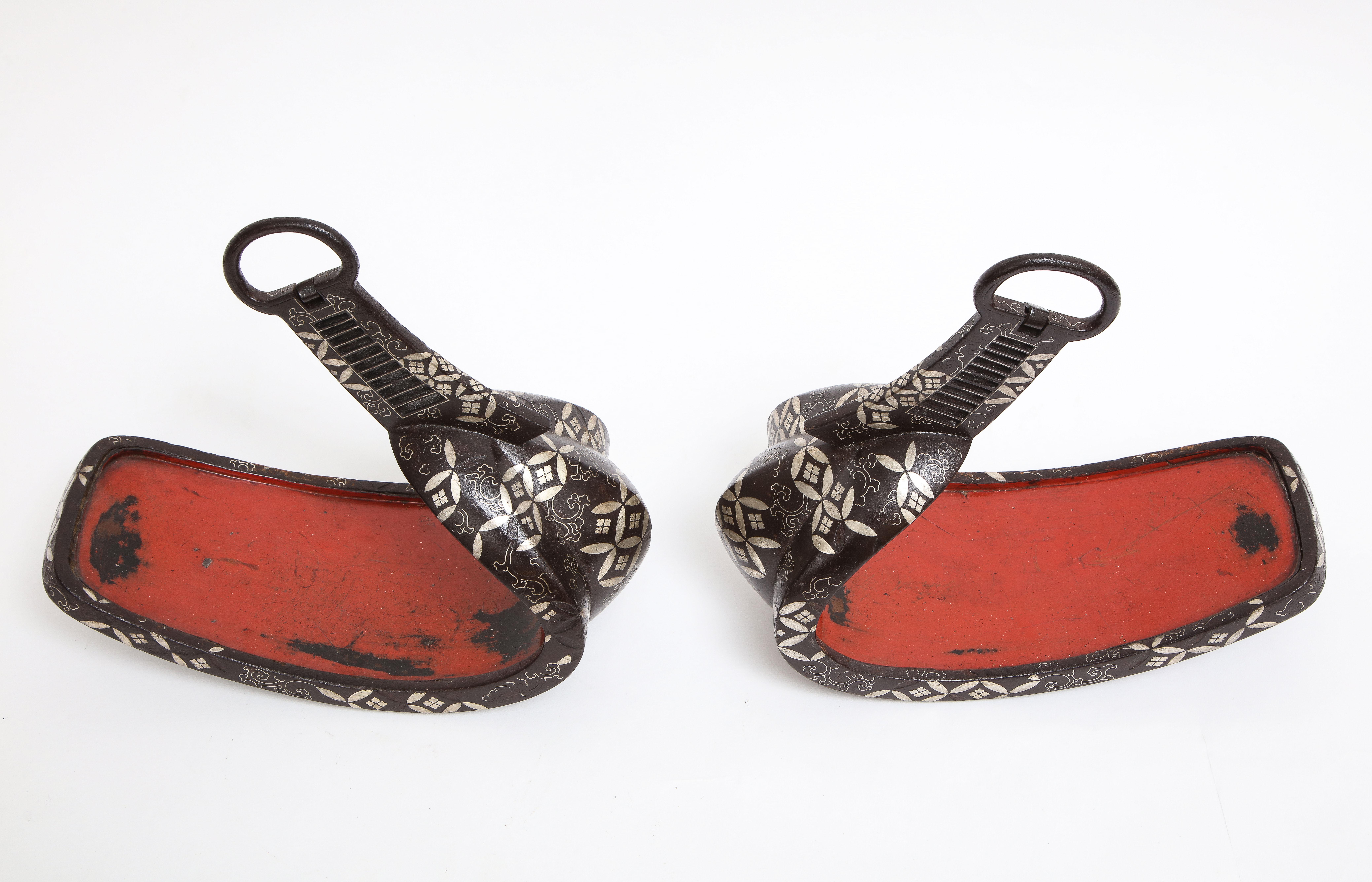Pair of Japanese Edo Period Iron Silver Inlaid Red Lacquered Stirrups 'Abumi'  For Sale 1